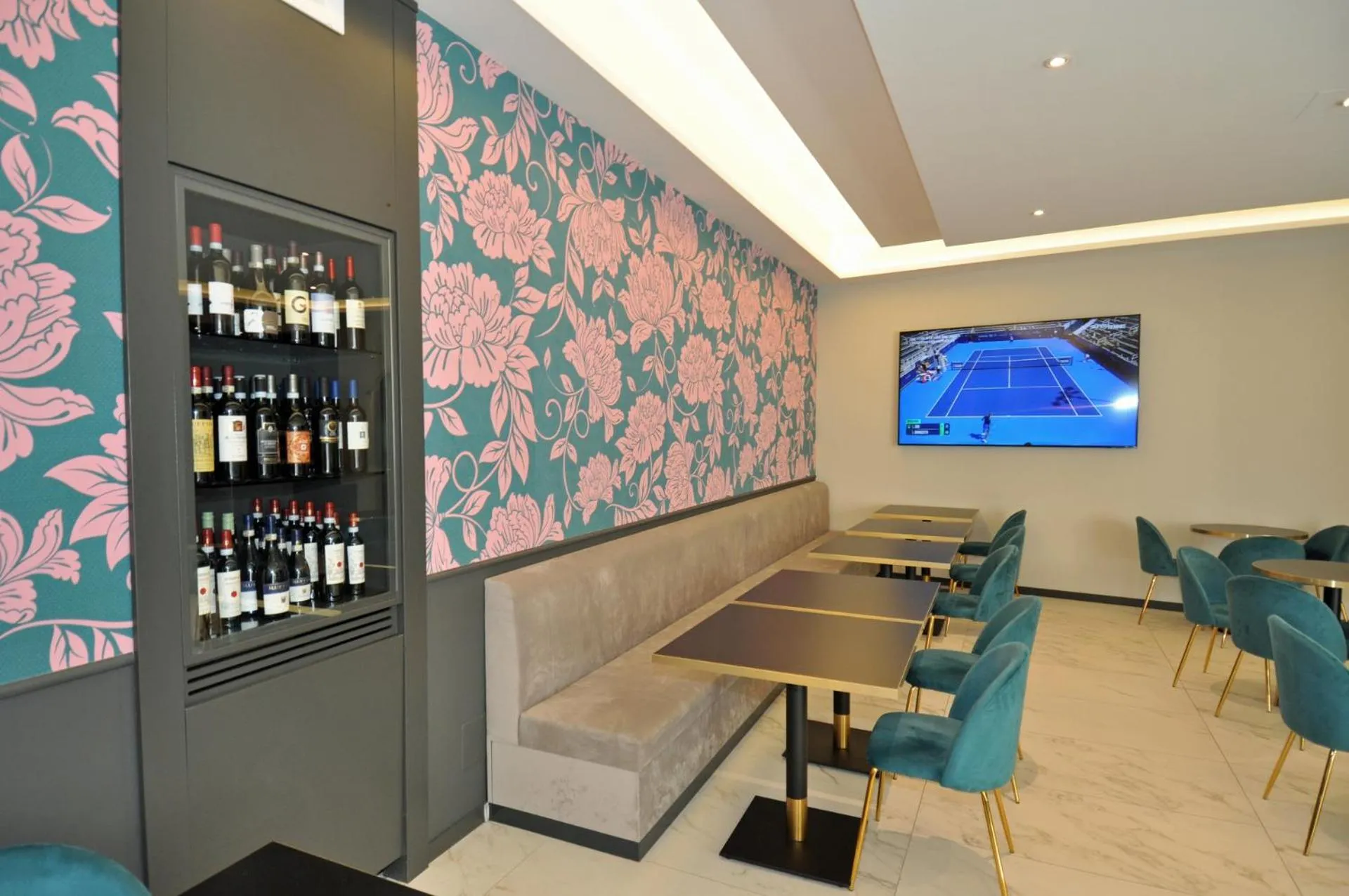 Lounge or bar in Cavour 30TRE - Hotel Moderno