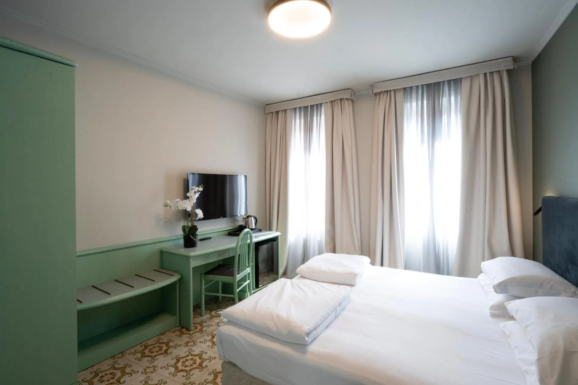 Photo of the whole room, Bed in Cavour 30TRE - Hotel Moderno