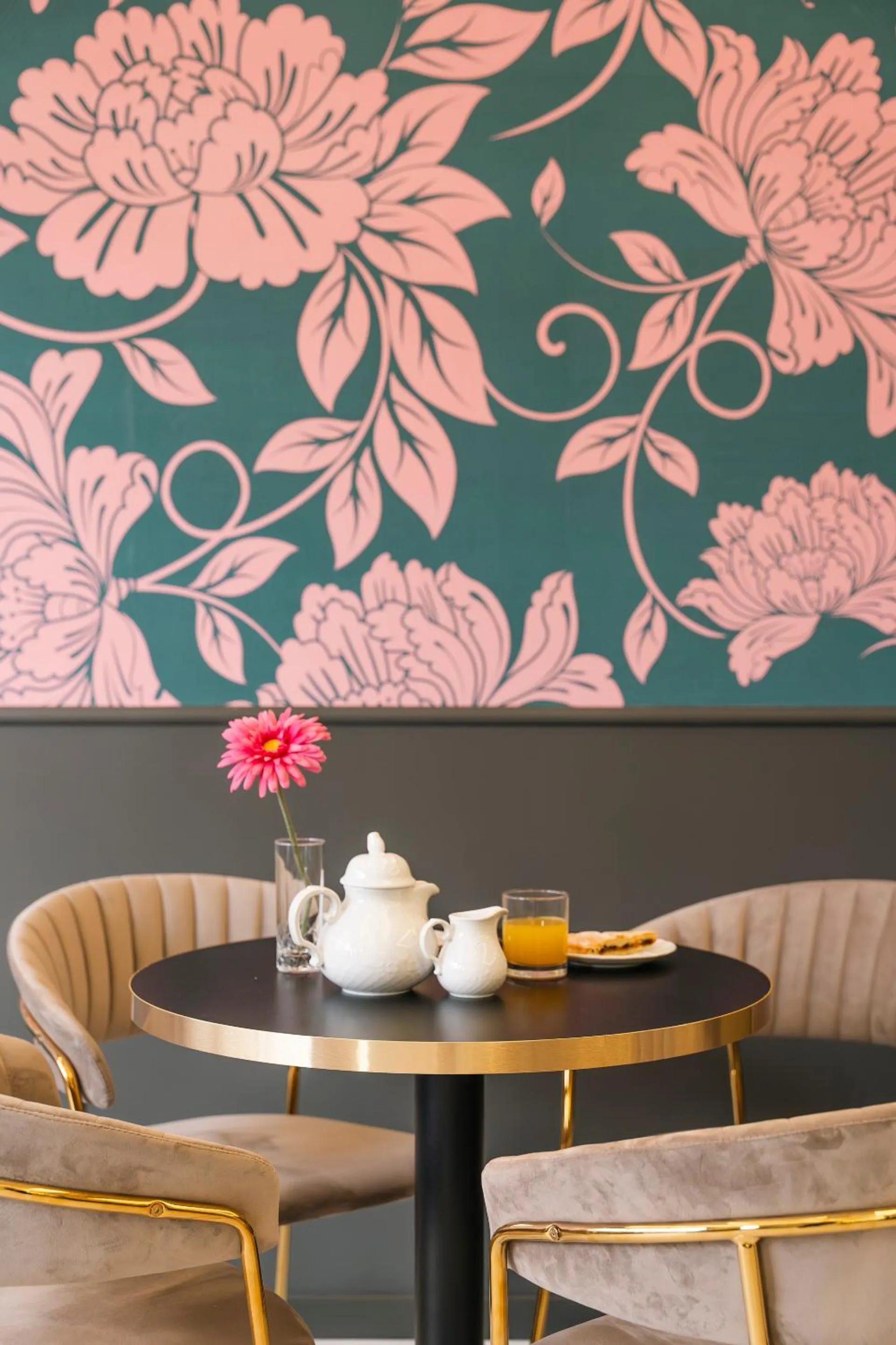 Lounge or bar in Cavour 30TRE - Hotel Moderno