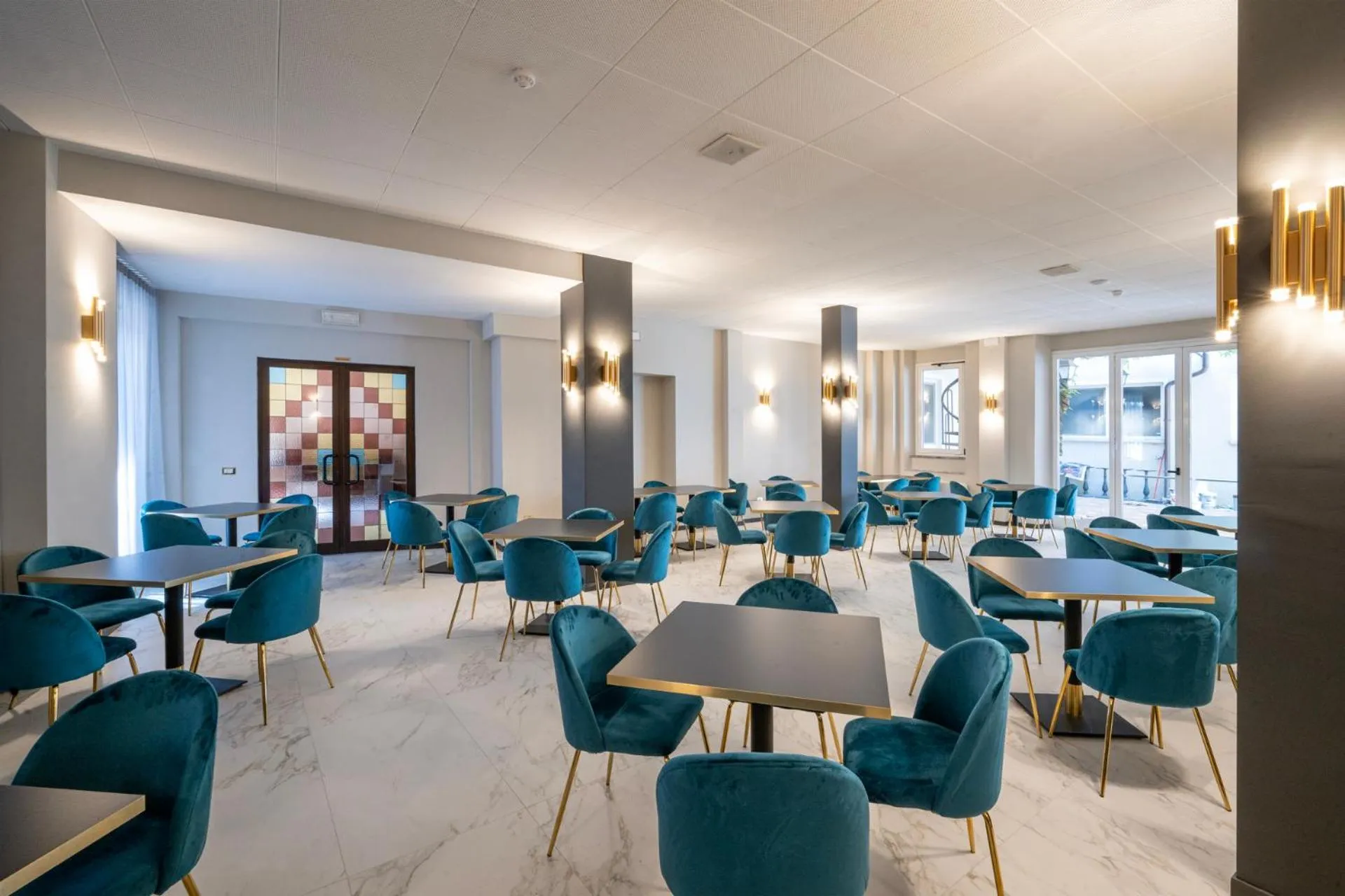 Restaurant/places to eat in Cavour 30TRE - Hotel Moderno