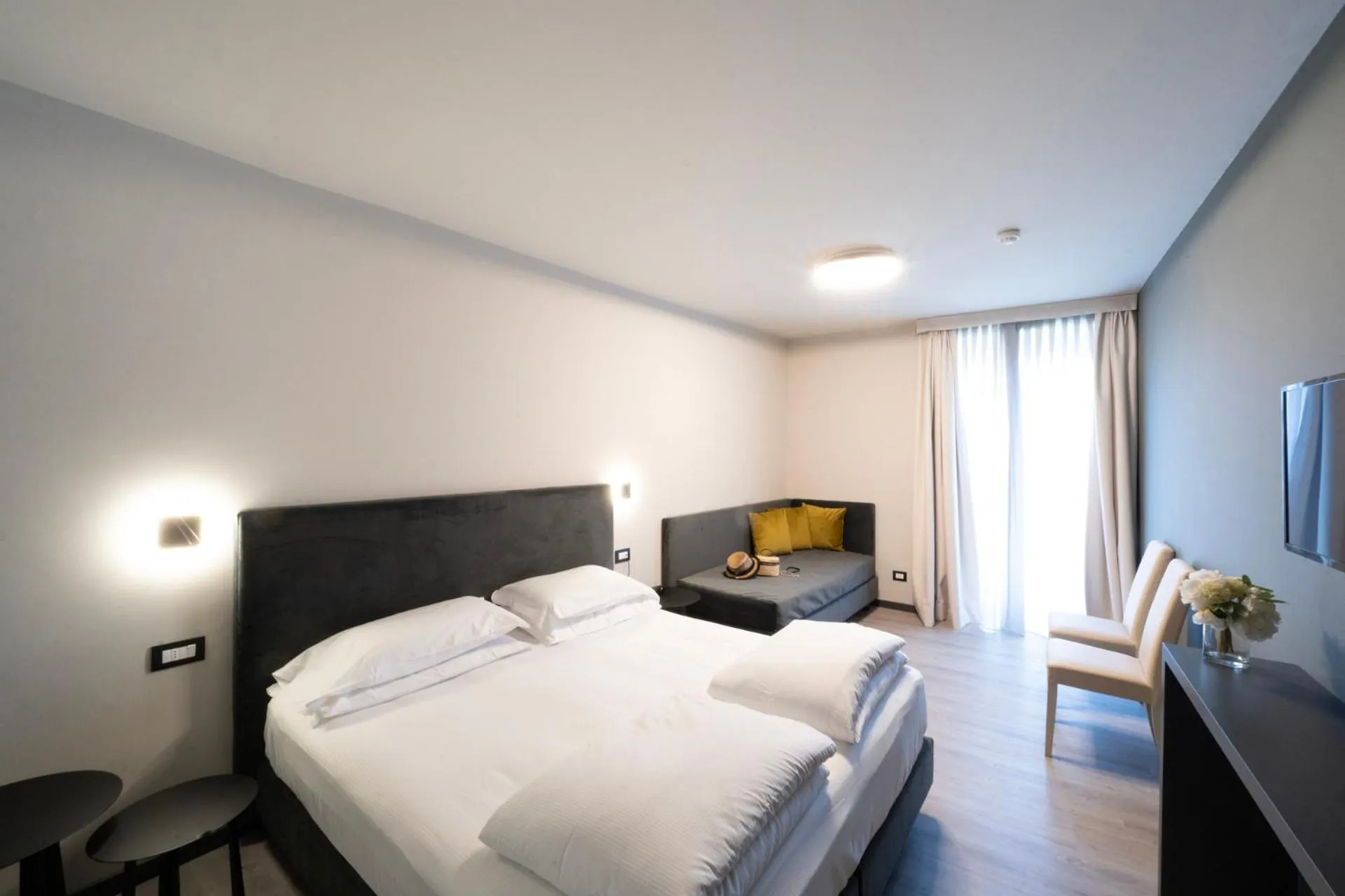 Photo of the whole room, Bed in Cavour 30TRE - Hotel Moderno