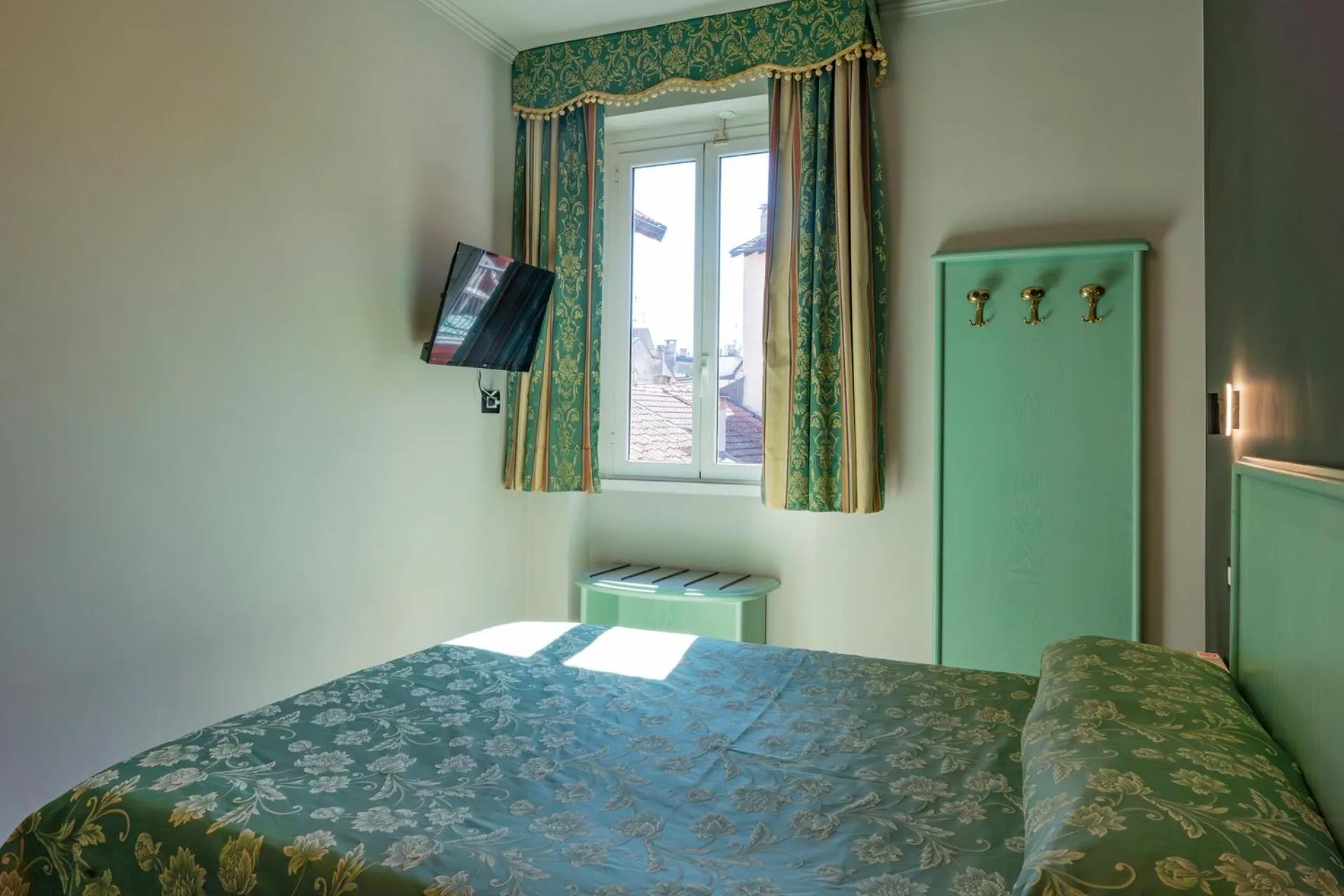 Photo of the whole room, Bed in Cavour 30TRE - Hotel Moderno