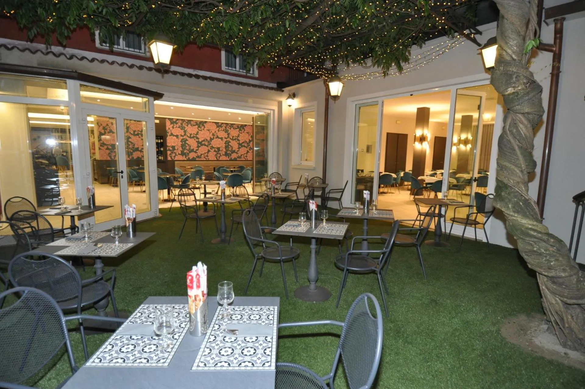 Patio in Cavour 30TRE - Hotel Moderno