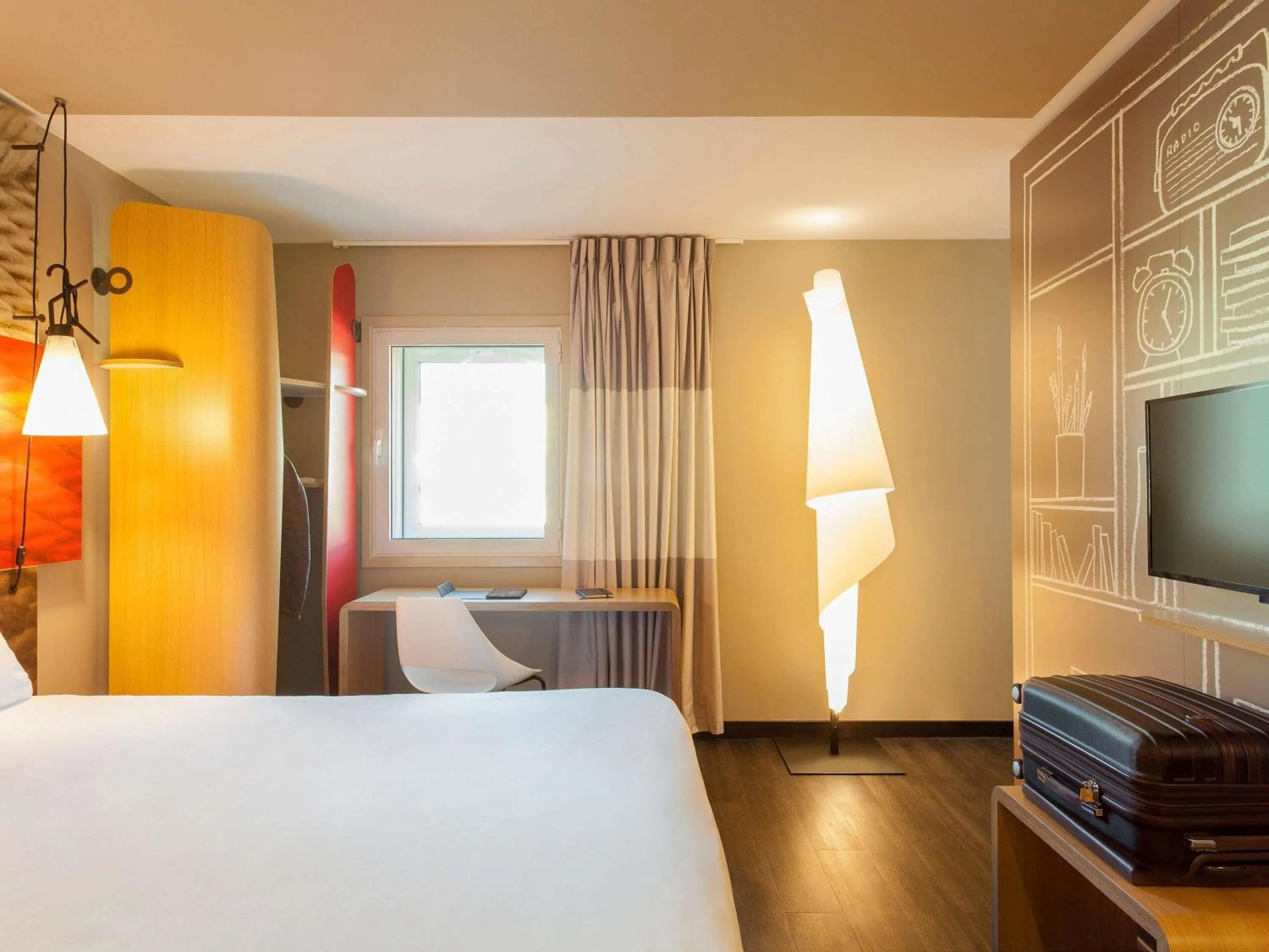 Bedroom, Bed in Hotel ibis Lisboa Liberdade