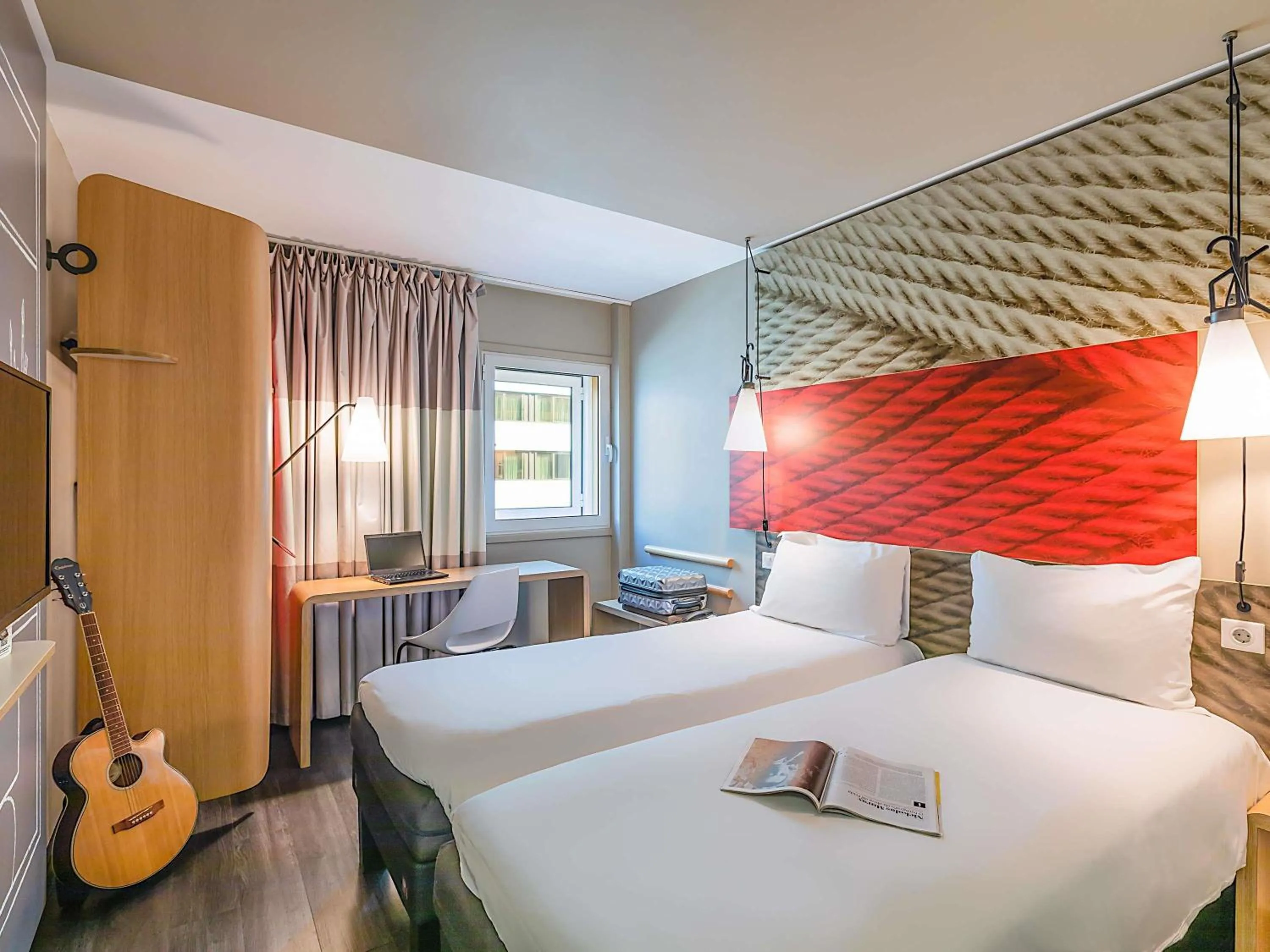 Bedroom, Bed in Hotel ibis Lisboa Liberdade