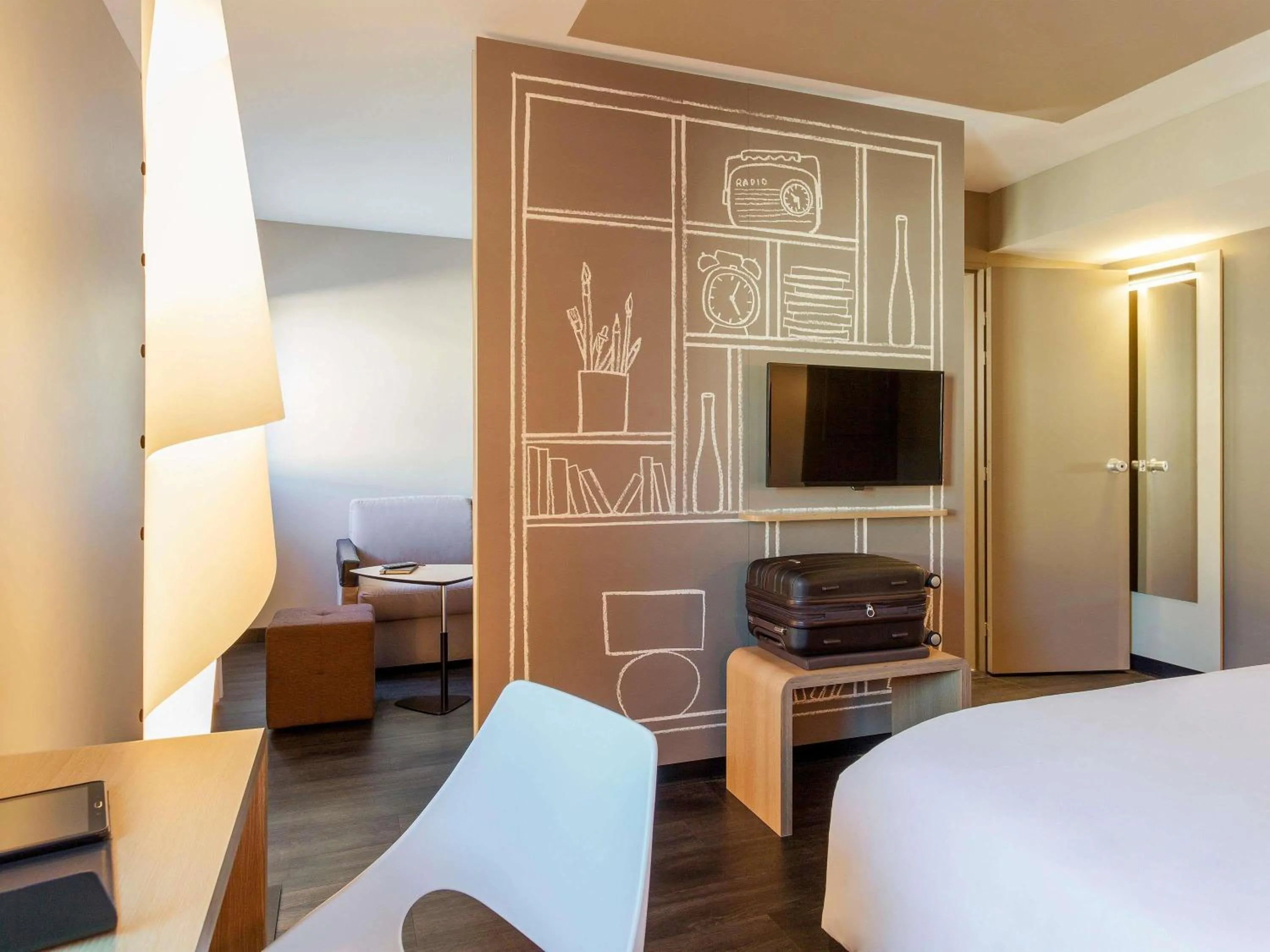 Bedroom, Bed in Hotel ibis Lisboa Liberdade