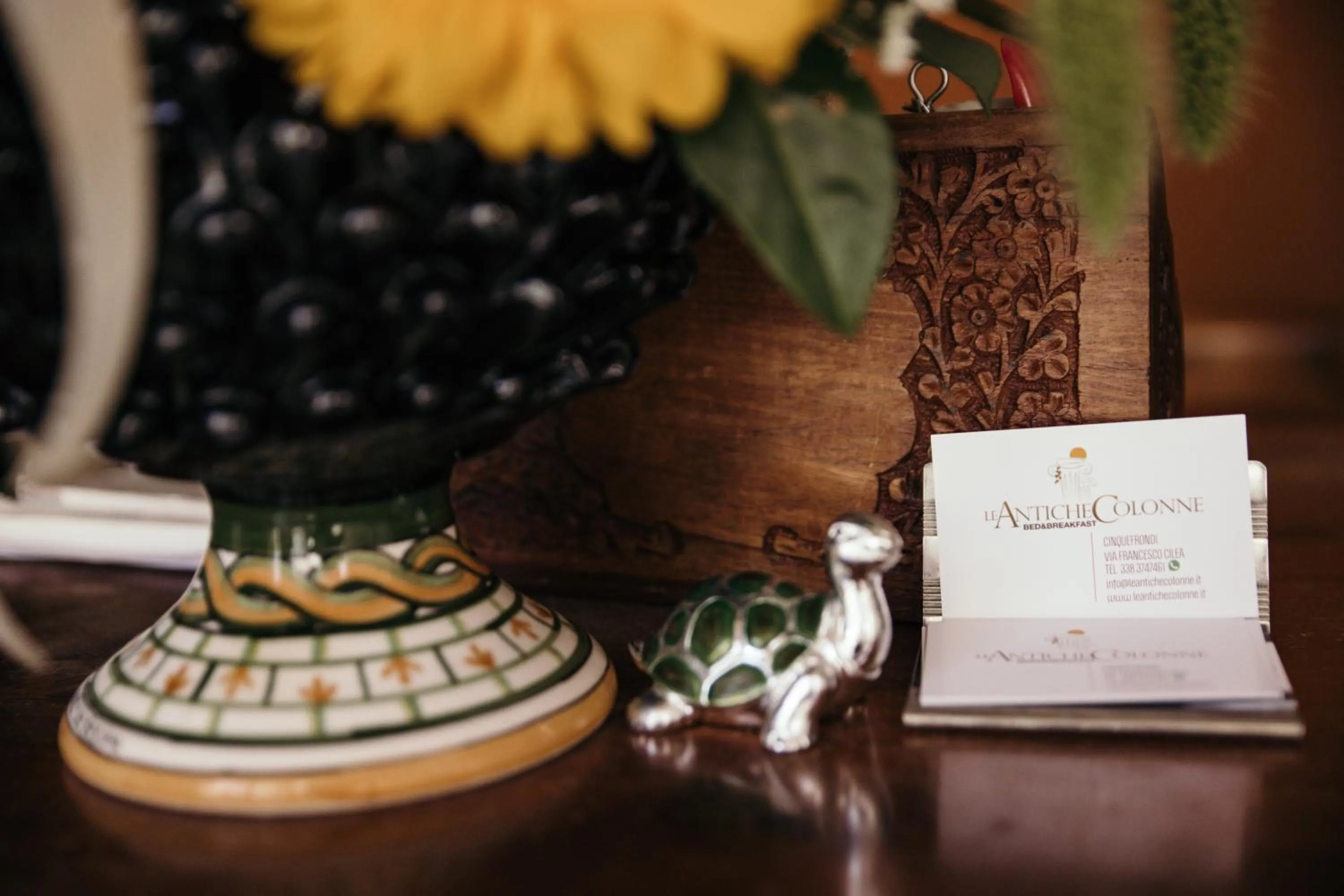 Decorative detail in Le Antiche Colonne