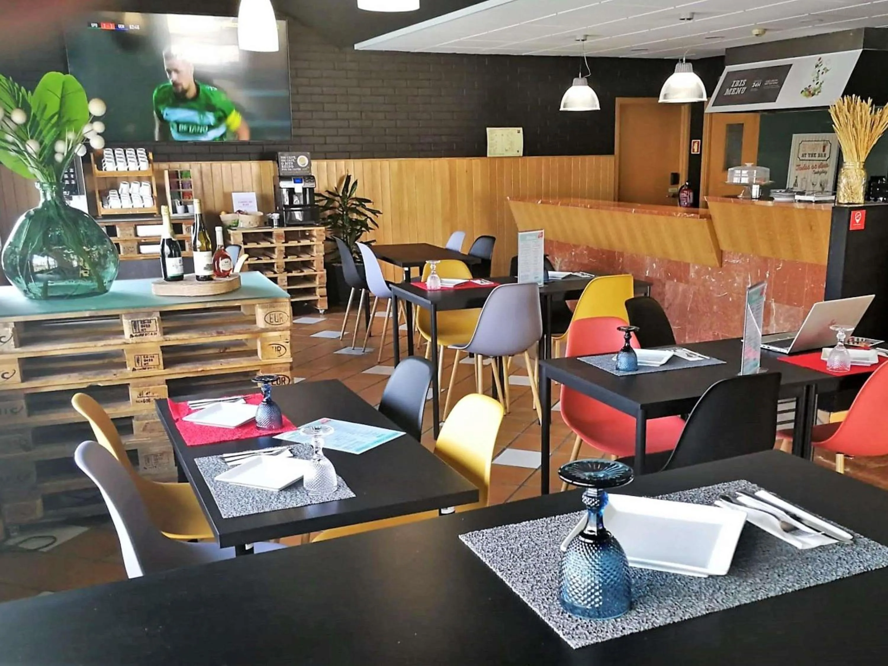 Restaurant/places to eat in Hotel ibis Leiria Fatima