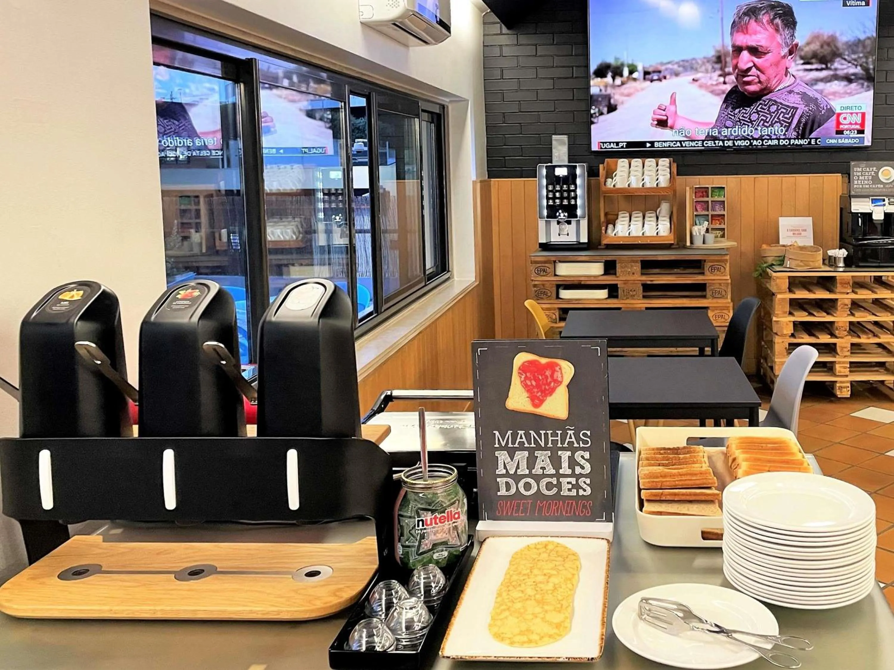 Restaurant/places to eat in Hotel ibis Leiria Fatima