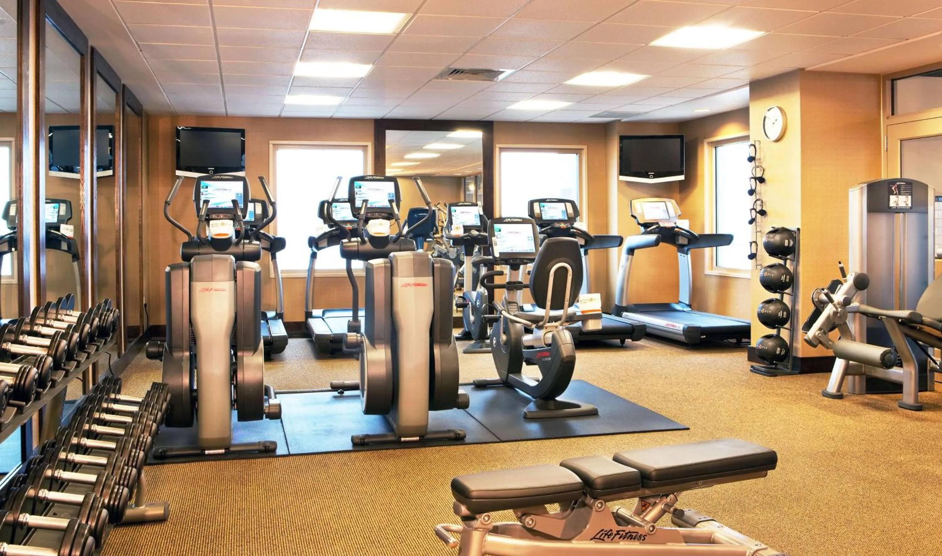 Fitness centre/facilities in Hilton Philadelphia at Penn's Landing