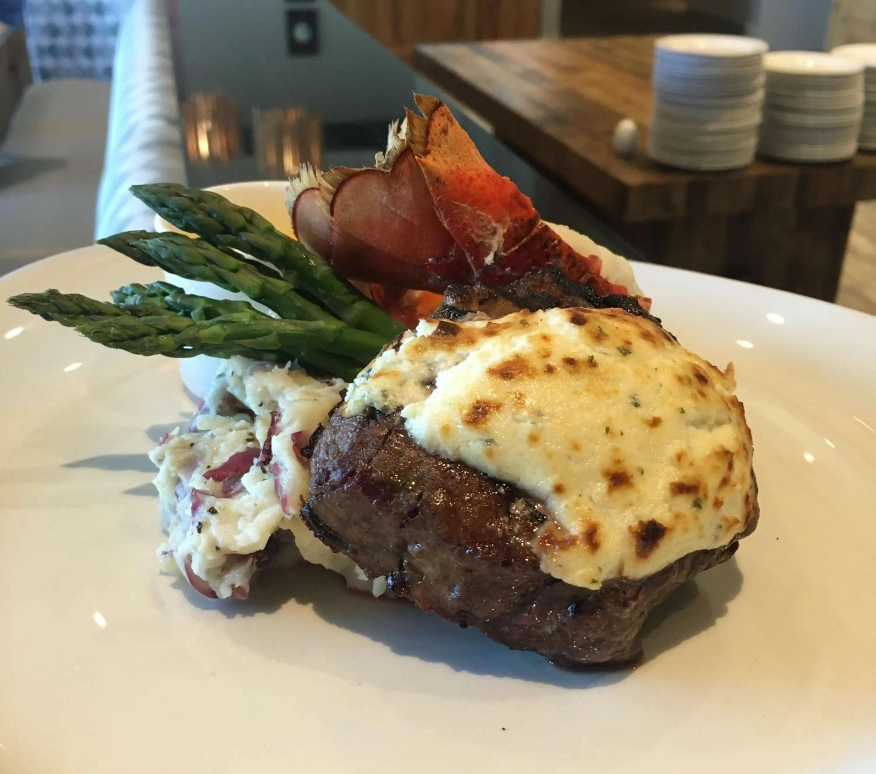 Restaurant/places to eat in Hilton Philadelphia at Penn's Landing