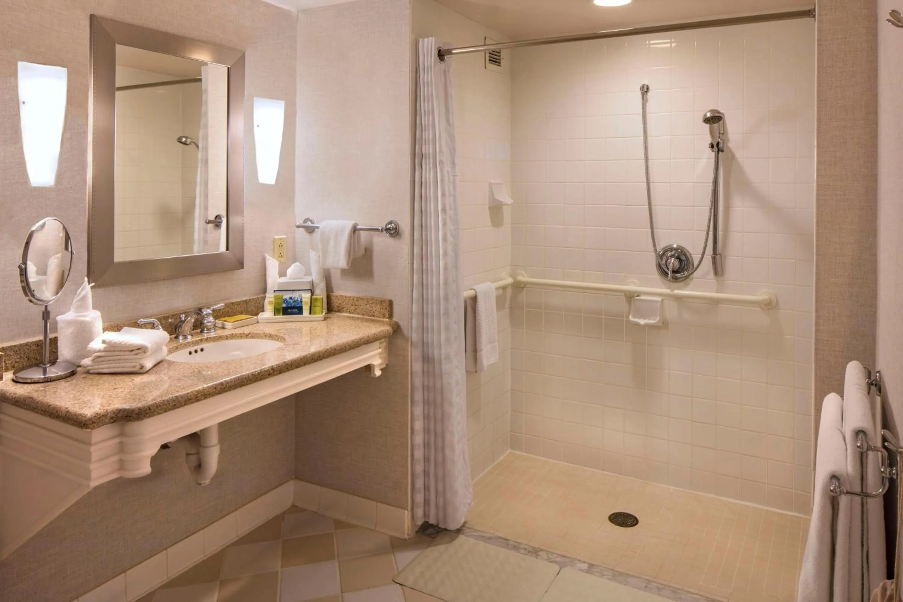 Bathroom in Hilton Philadelphia at Penn's Landing