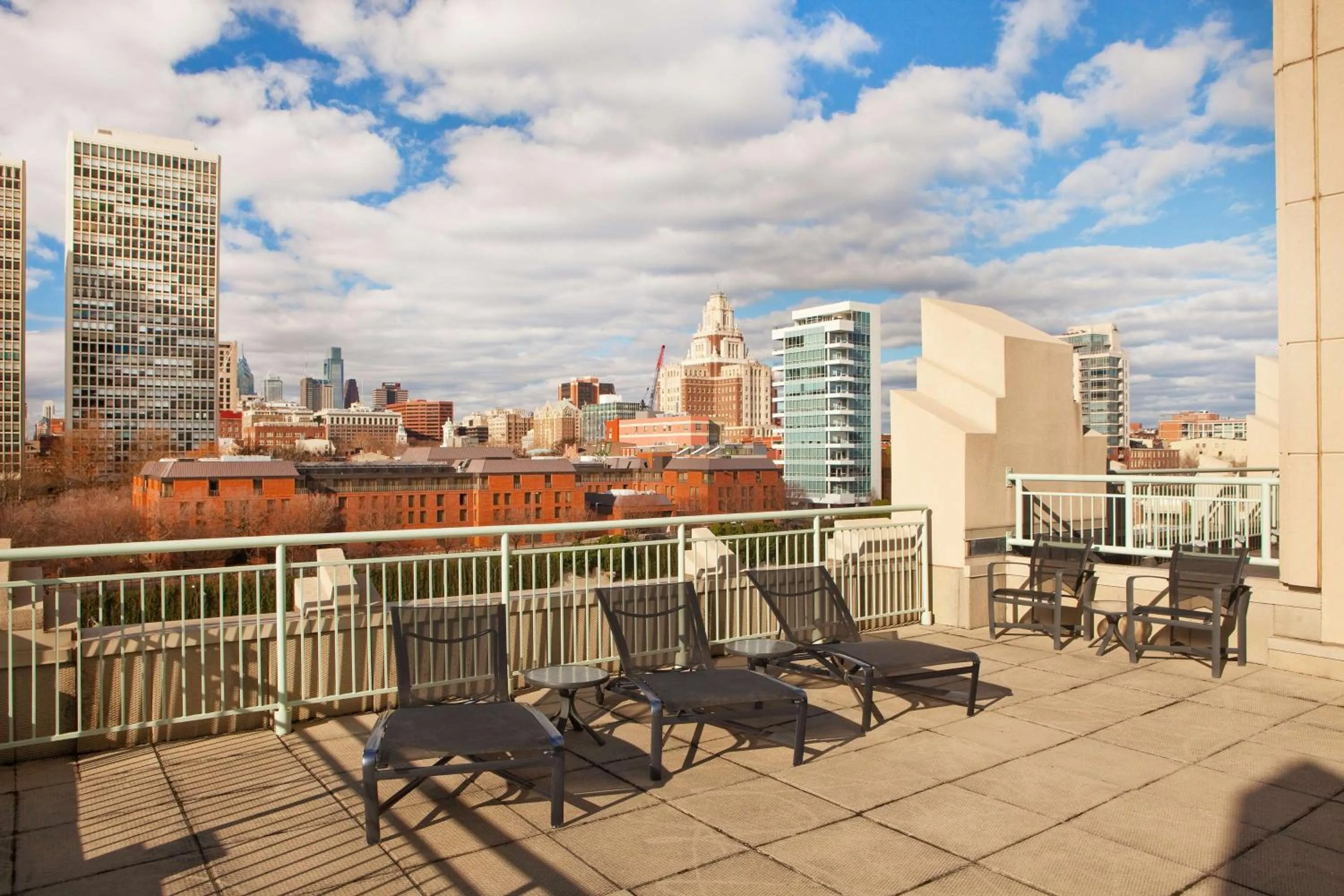 Patio in Hilton Philadelphia at Penn's Landing