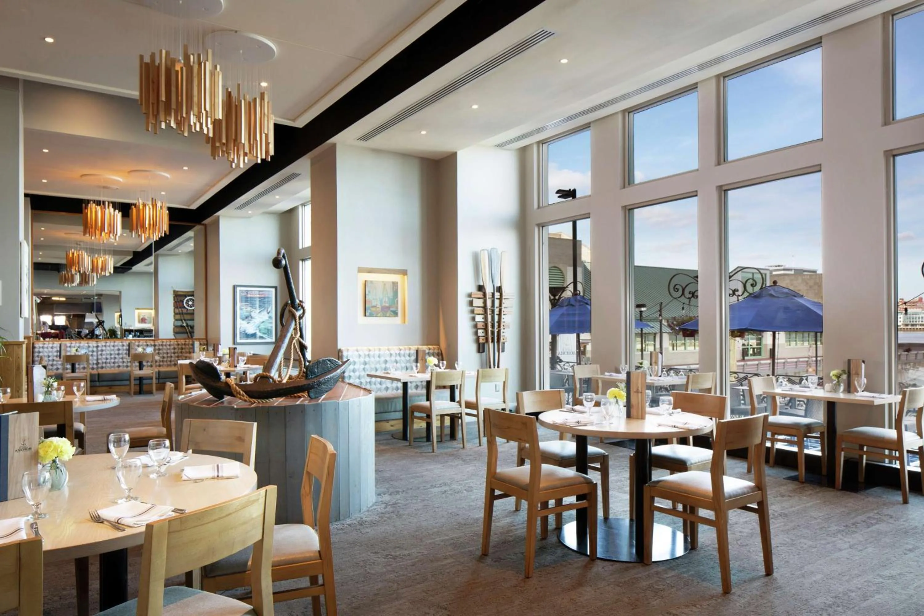 Restaurant/places to eat in Hilton Philadelphia at Penn's Landing