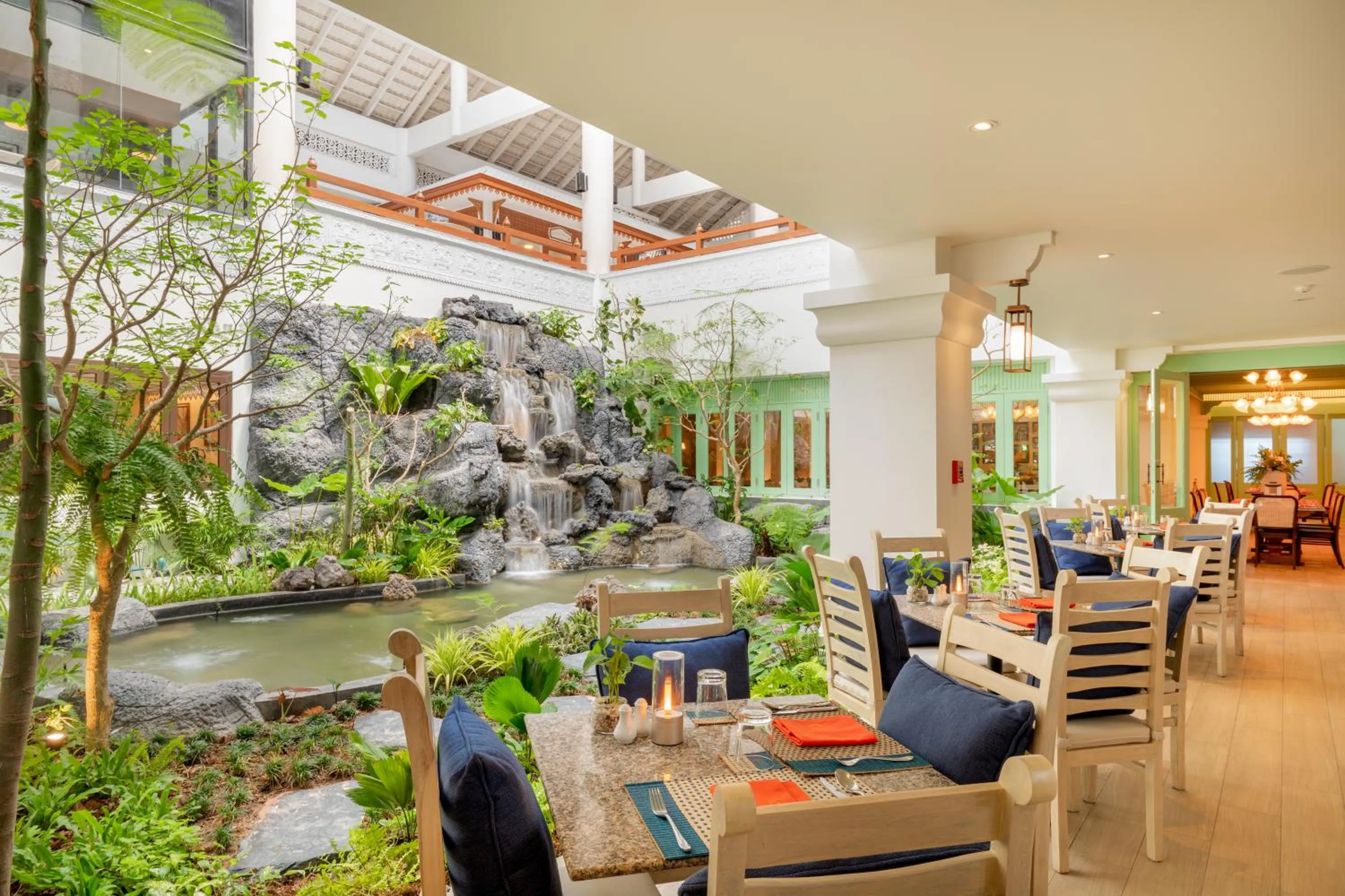 Restaurant/places to eat in Thavorn Palm Beach Resort Phuket