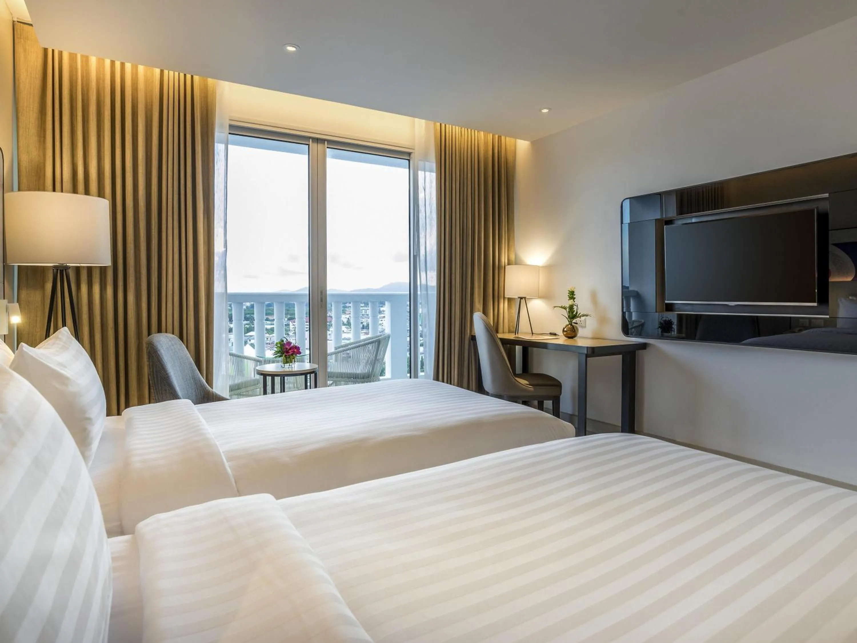 Bedroom, Bed in Novotel Phuket City Phokeethra