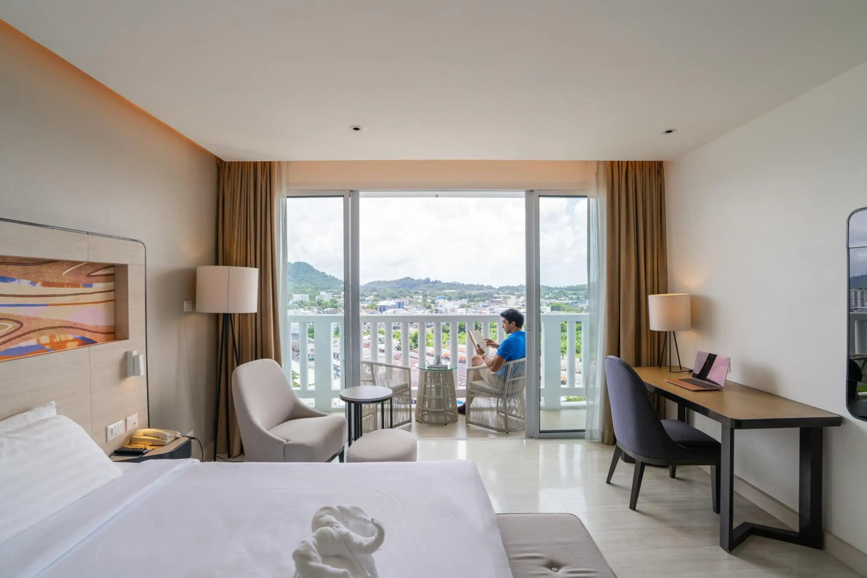 Deluxe Double Room with Balcony in Novotel Phuket City Phokeethra Deluxe Double Room with Balcony in Novotel Phuket City Phokeethra