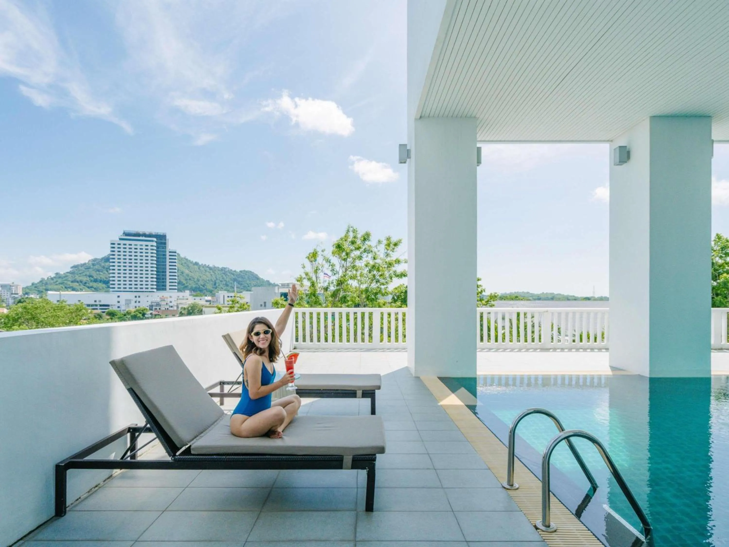 Pool view in Novotel Phuket City Phokeethra