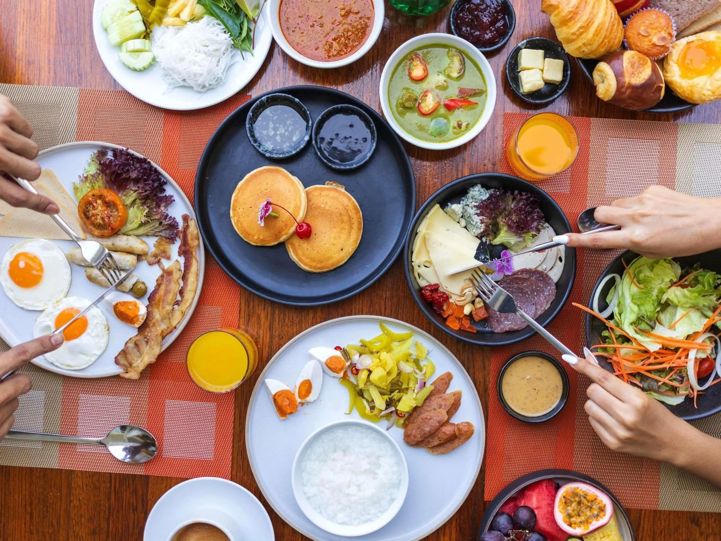 Restaurant/places to eat in Novotel Phuket City Phokeethra