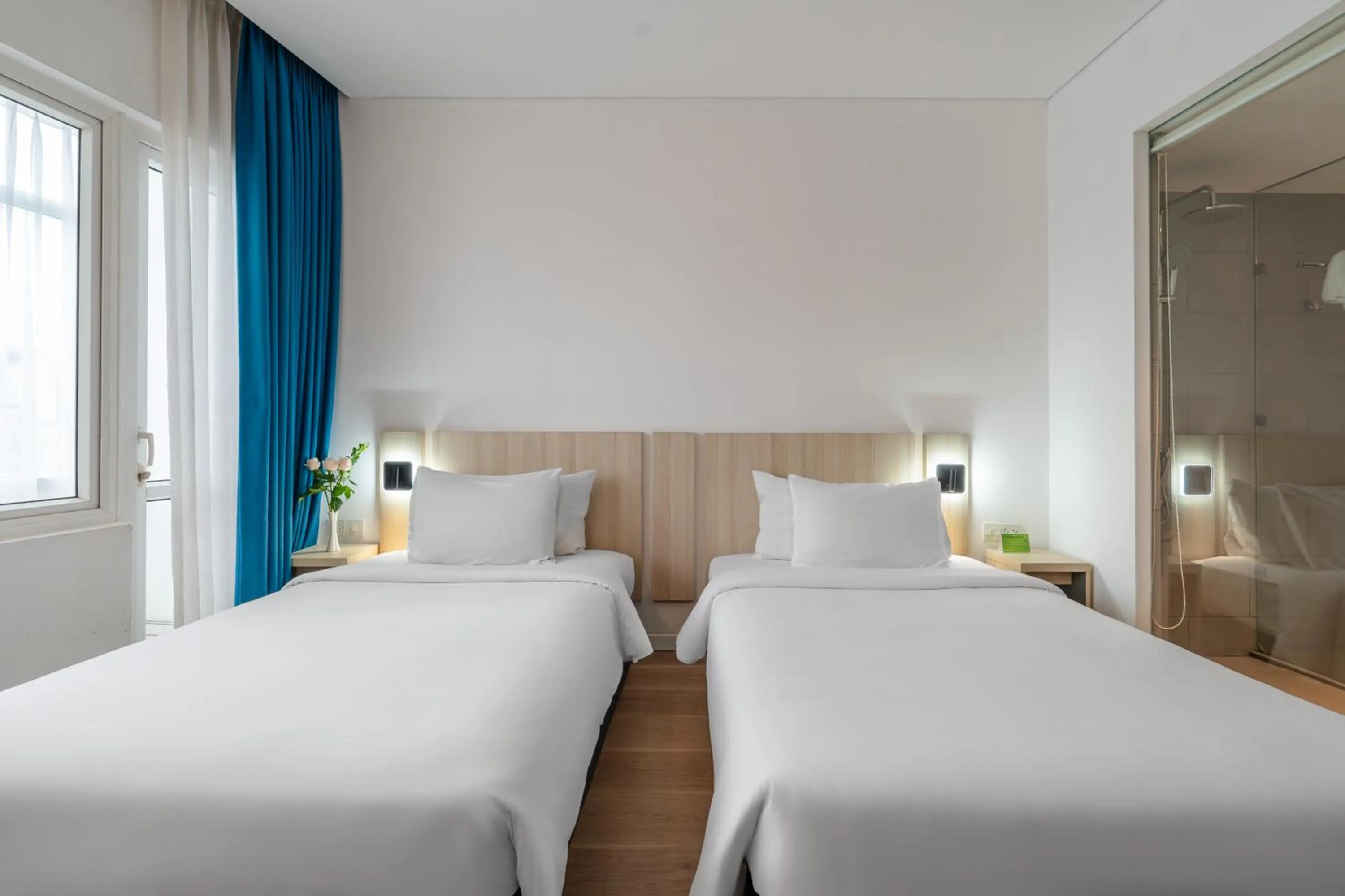 Bedroom, Bed in Liberty Hotel Saigon Greenview