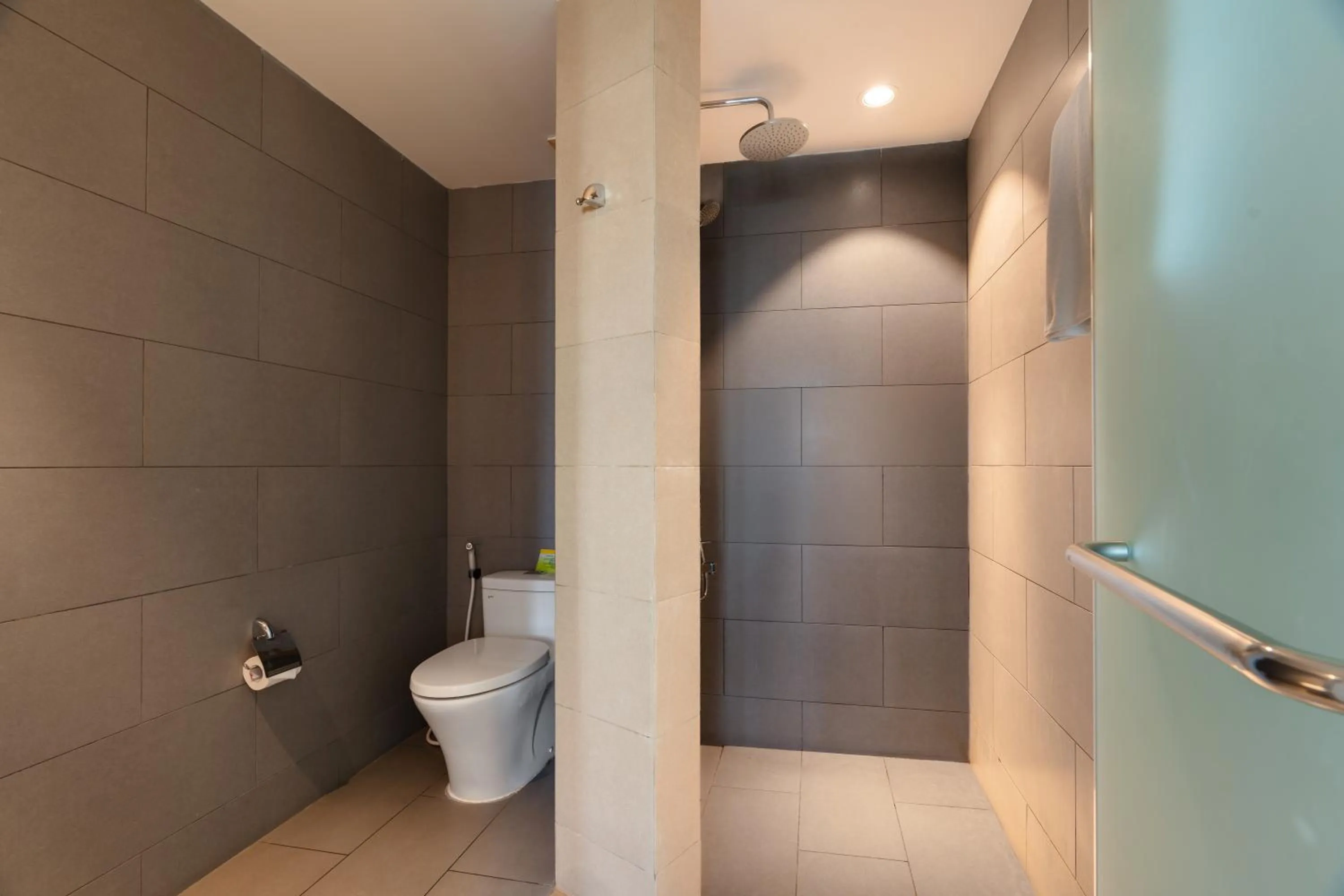 Bathroom in Liberty Hotel Saigon Greenview