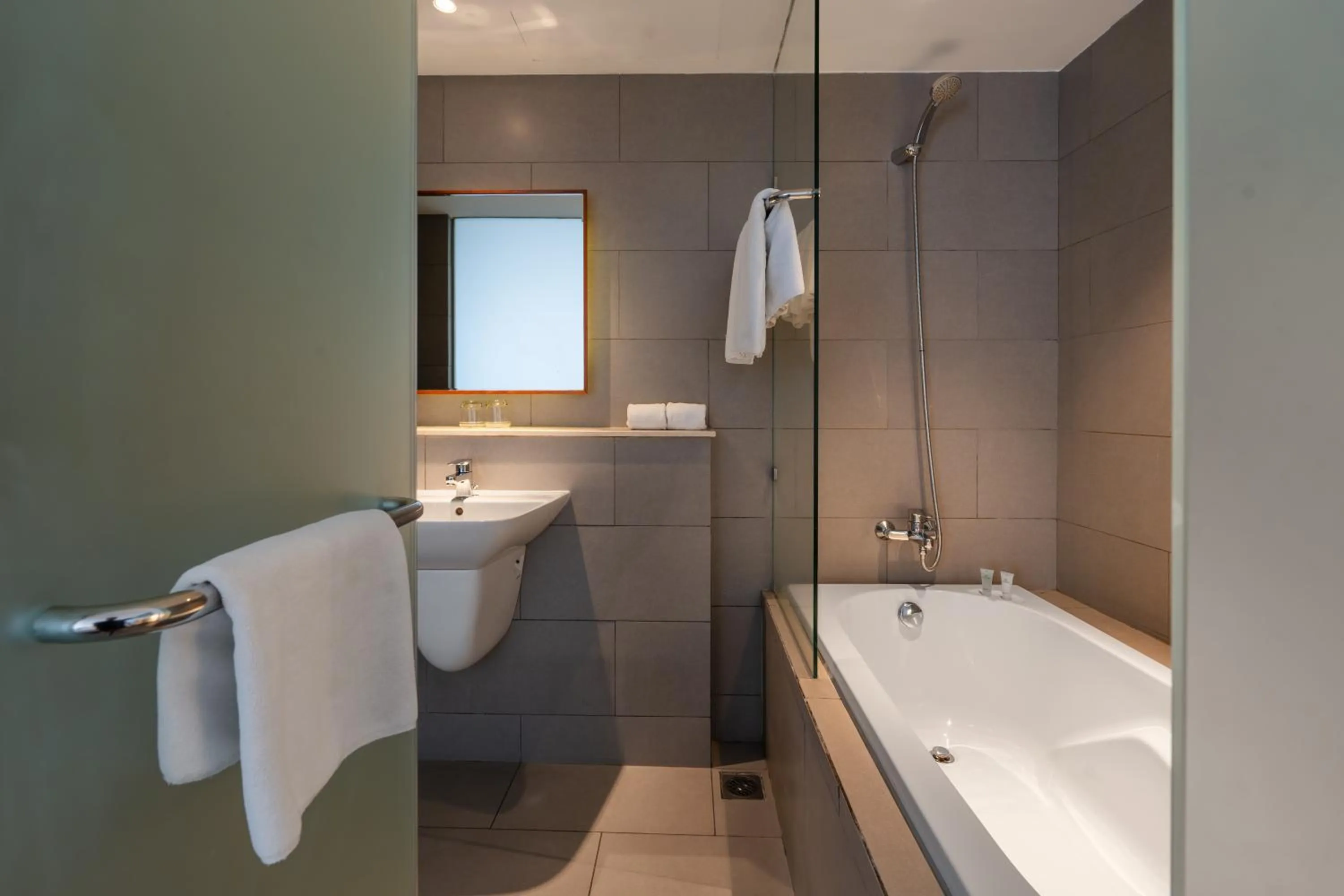 Bathroom in Liberty Hotel Saigon Greenview