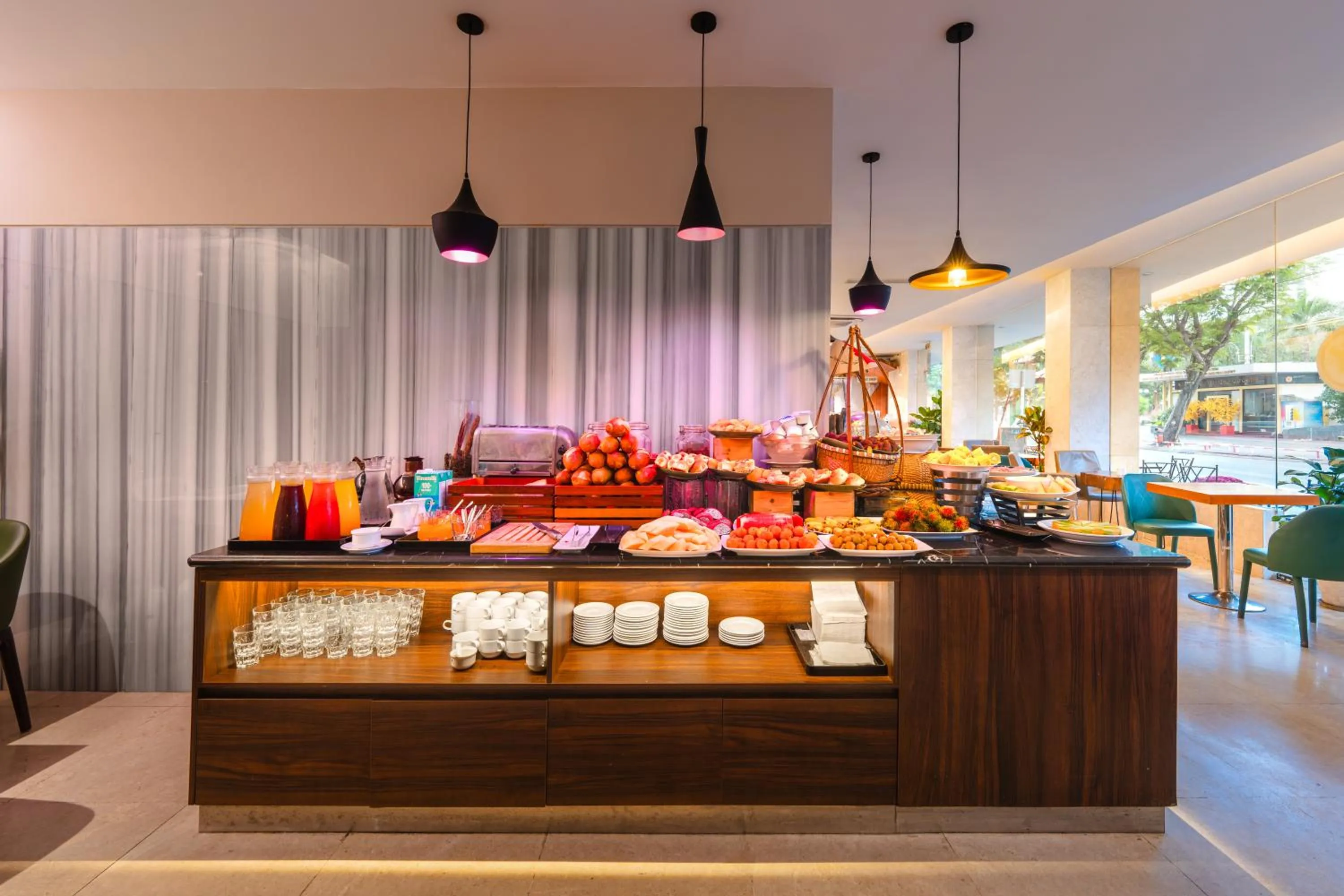 Food and drinks in Liberty Hotel Saigon Greenview