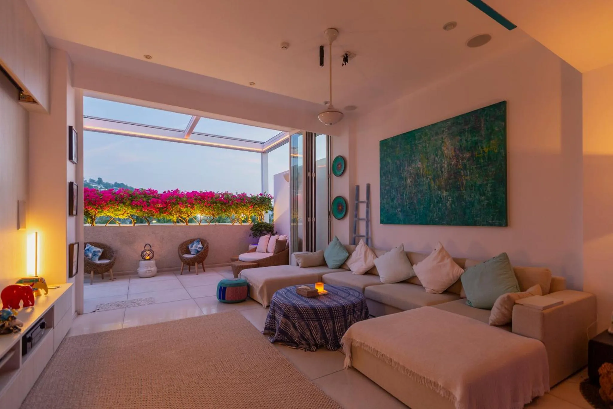 Lounge or bar in The Chava Resort