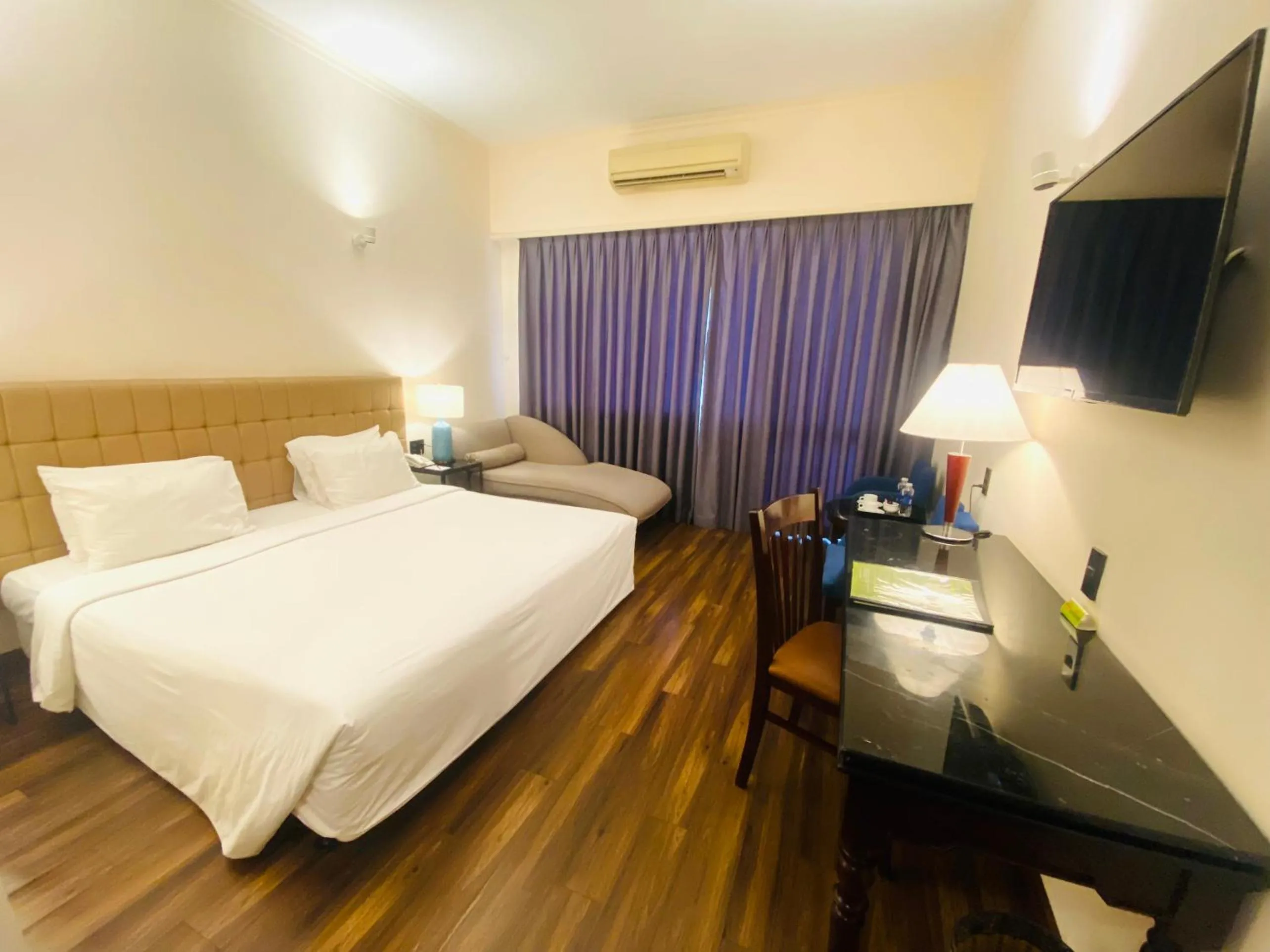 TV and multimedia, Bed in Liberty 2 Hotel