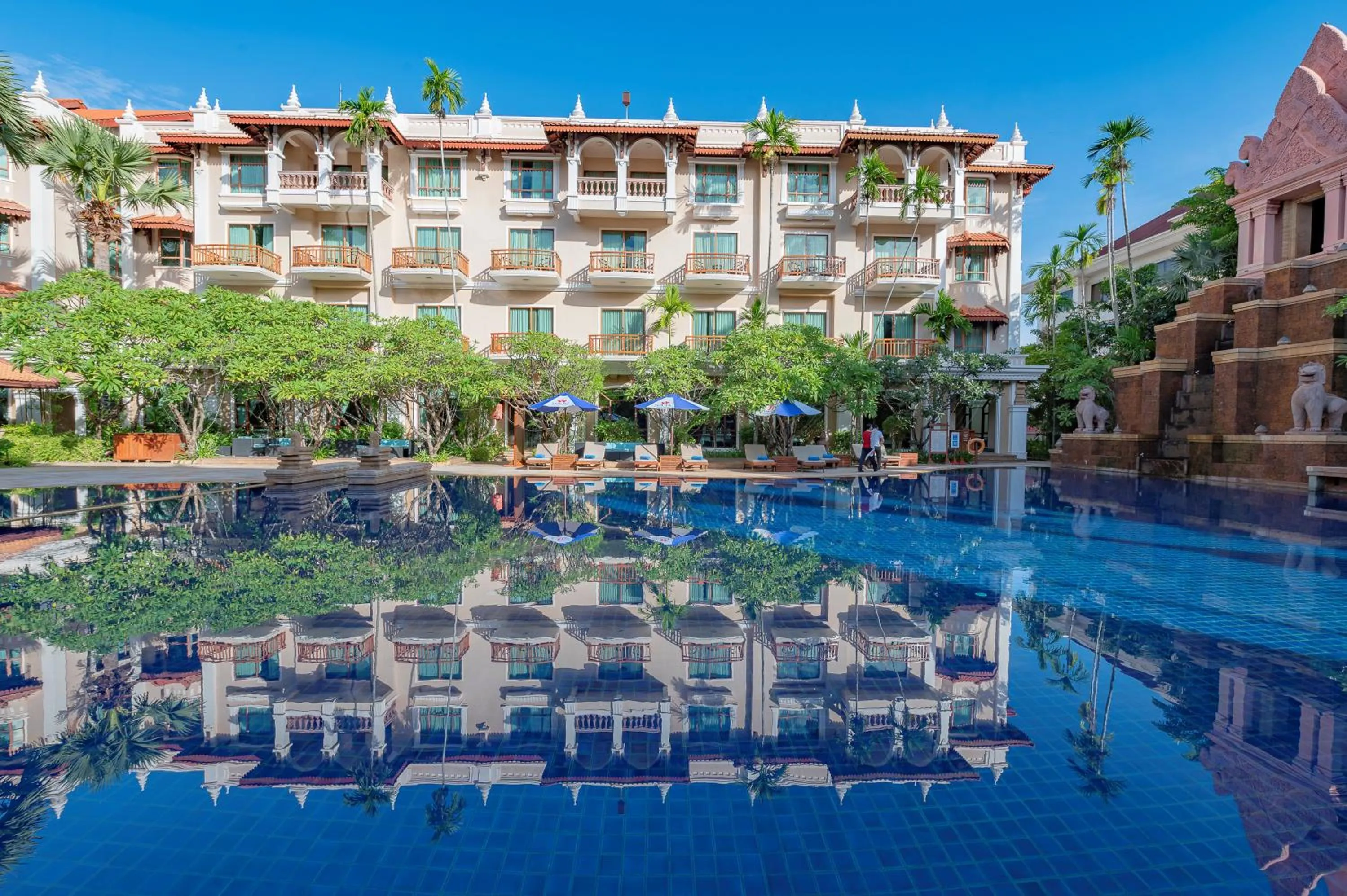 Swimming pool in Sokha Angkor Resort