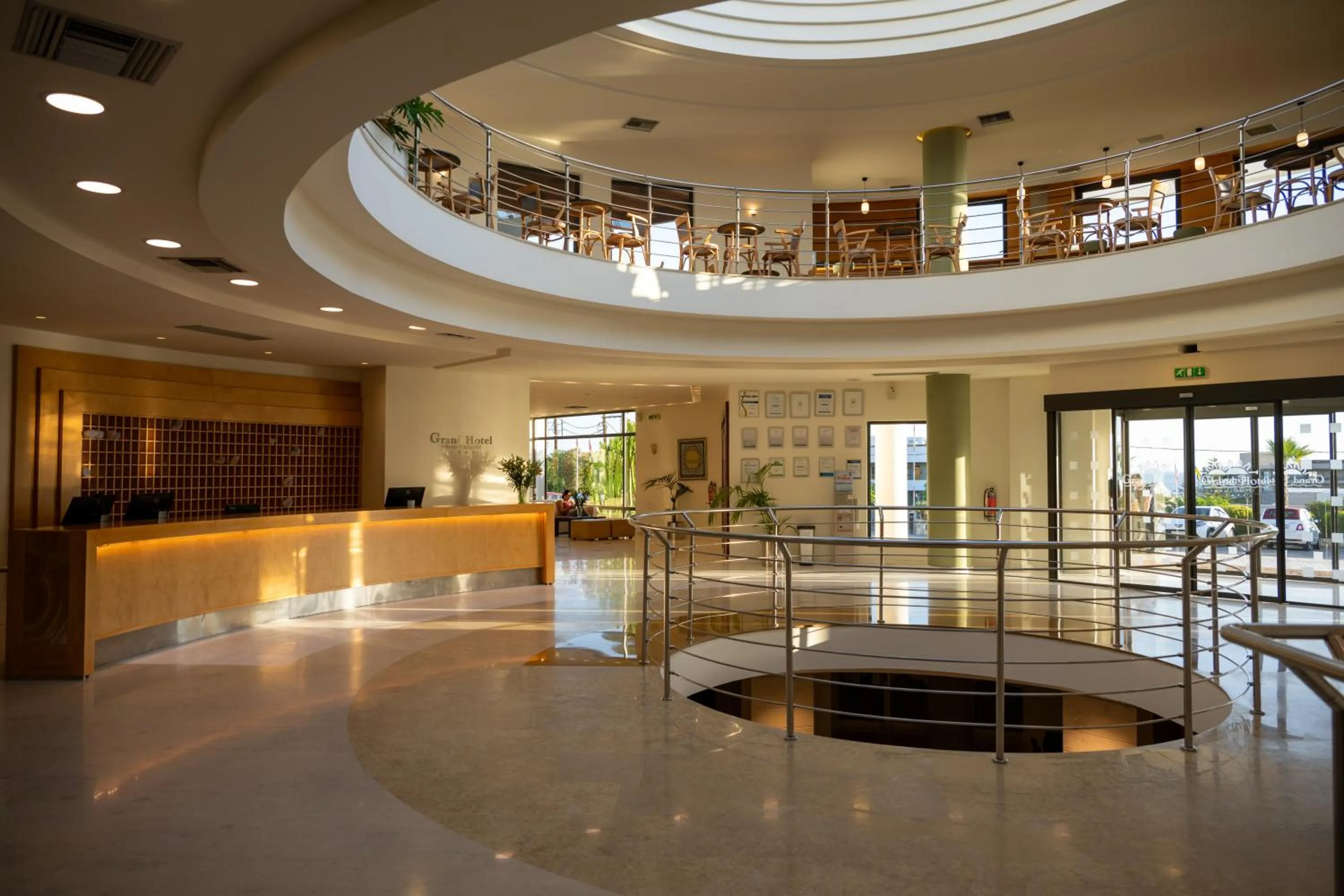 Grand Hotel Holiday Resort