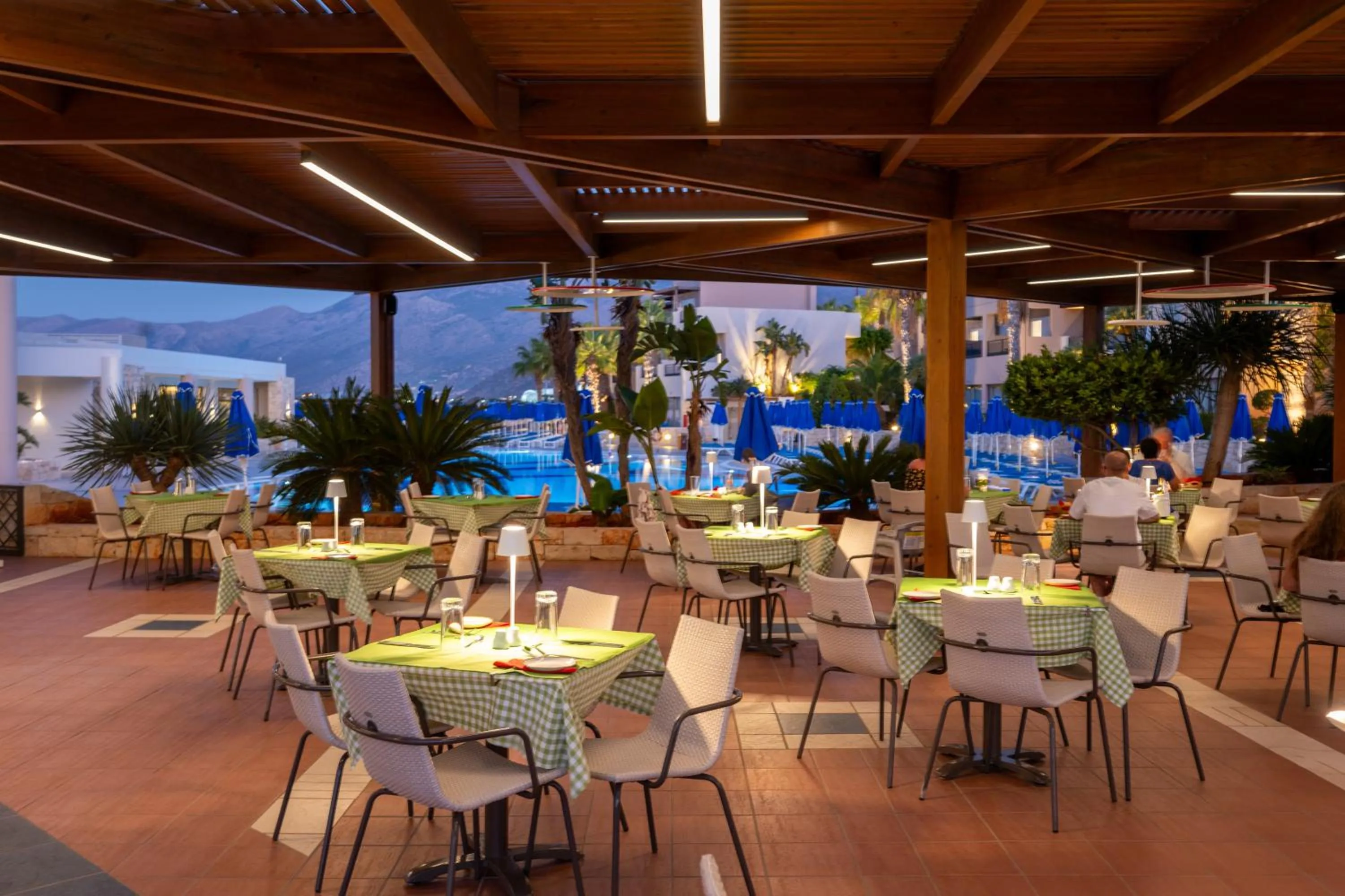 Grand Hotel Holiday Resort