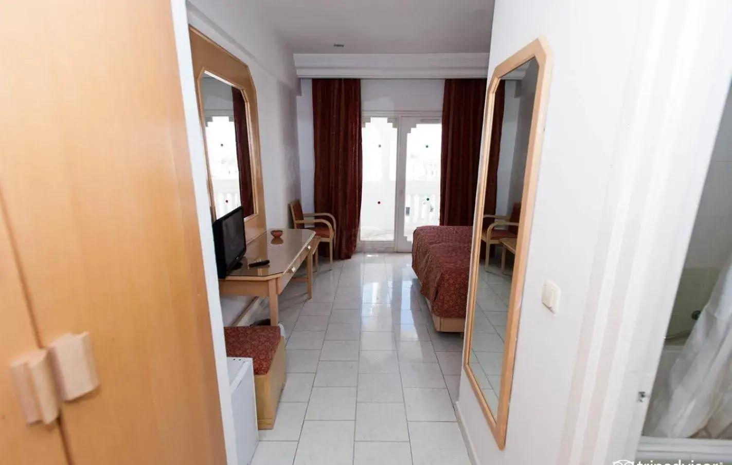 Triple Room in City Business Monastir Center Triple Room in City Business Monastir Center