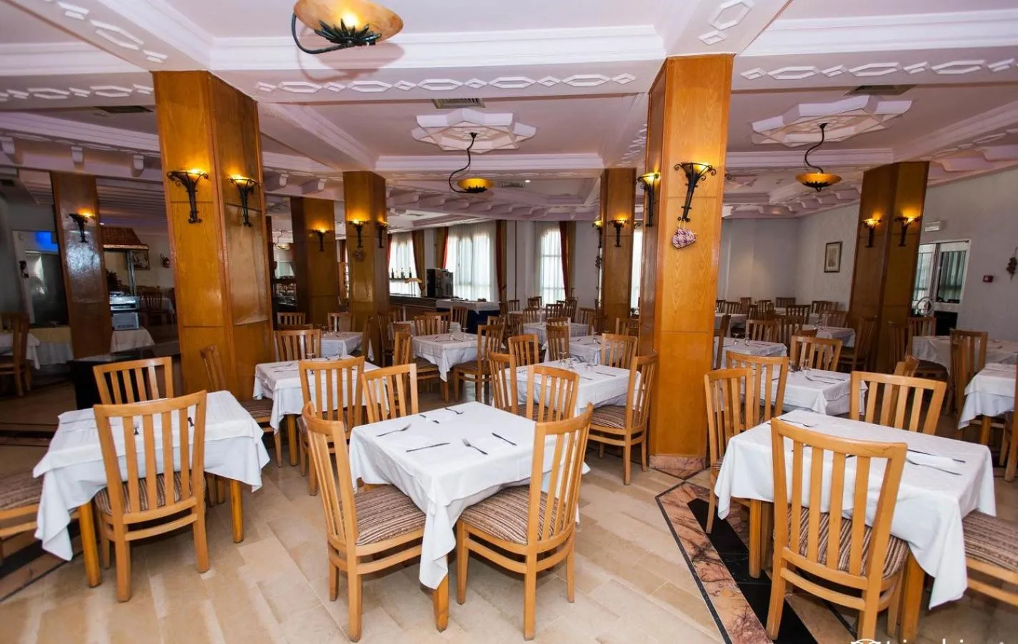 Restaurant/places to eat in City Business Monastir Center