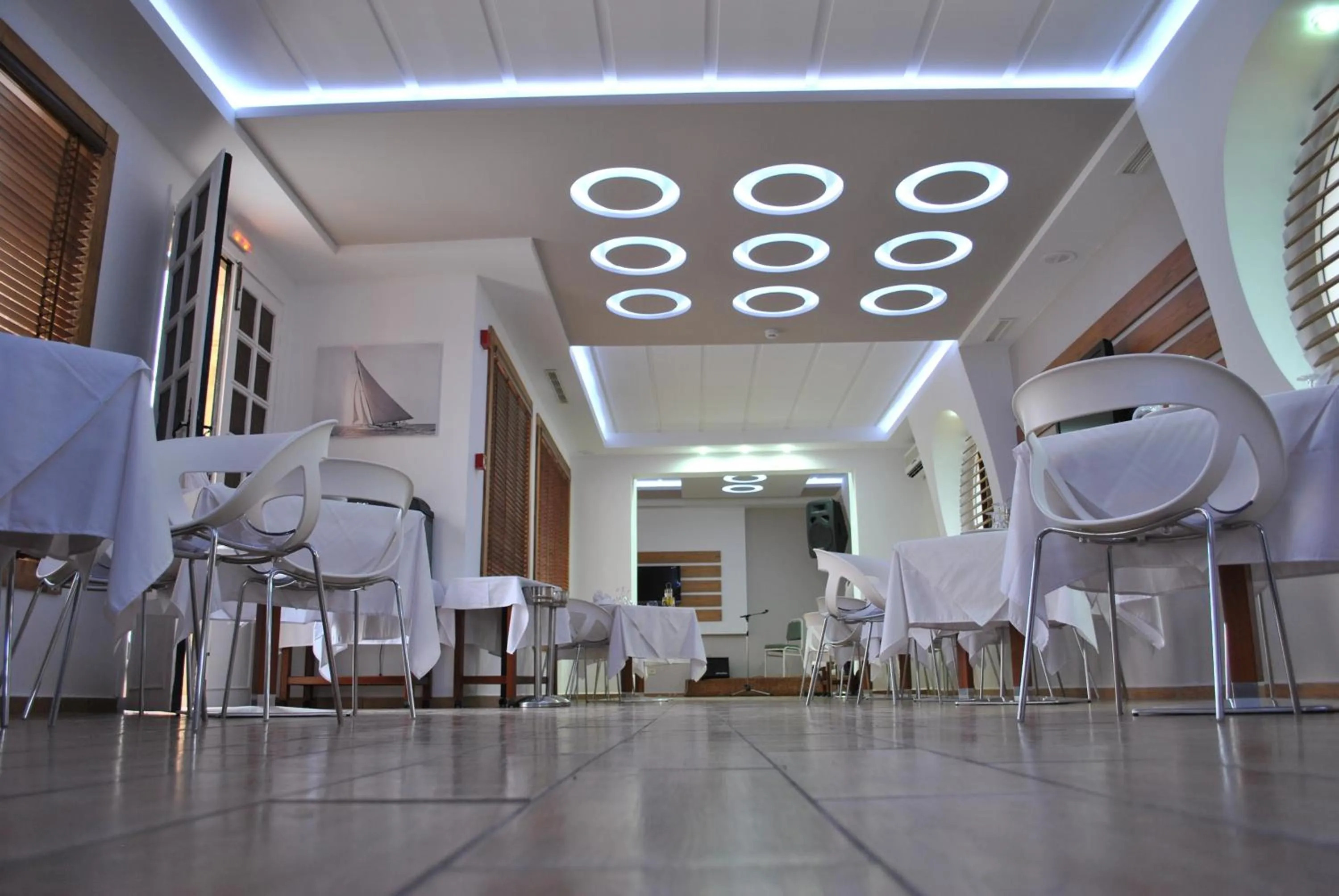 Restaurant/places to eat in City Business Monastir Center