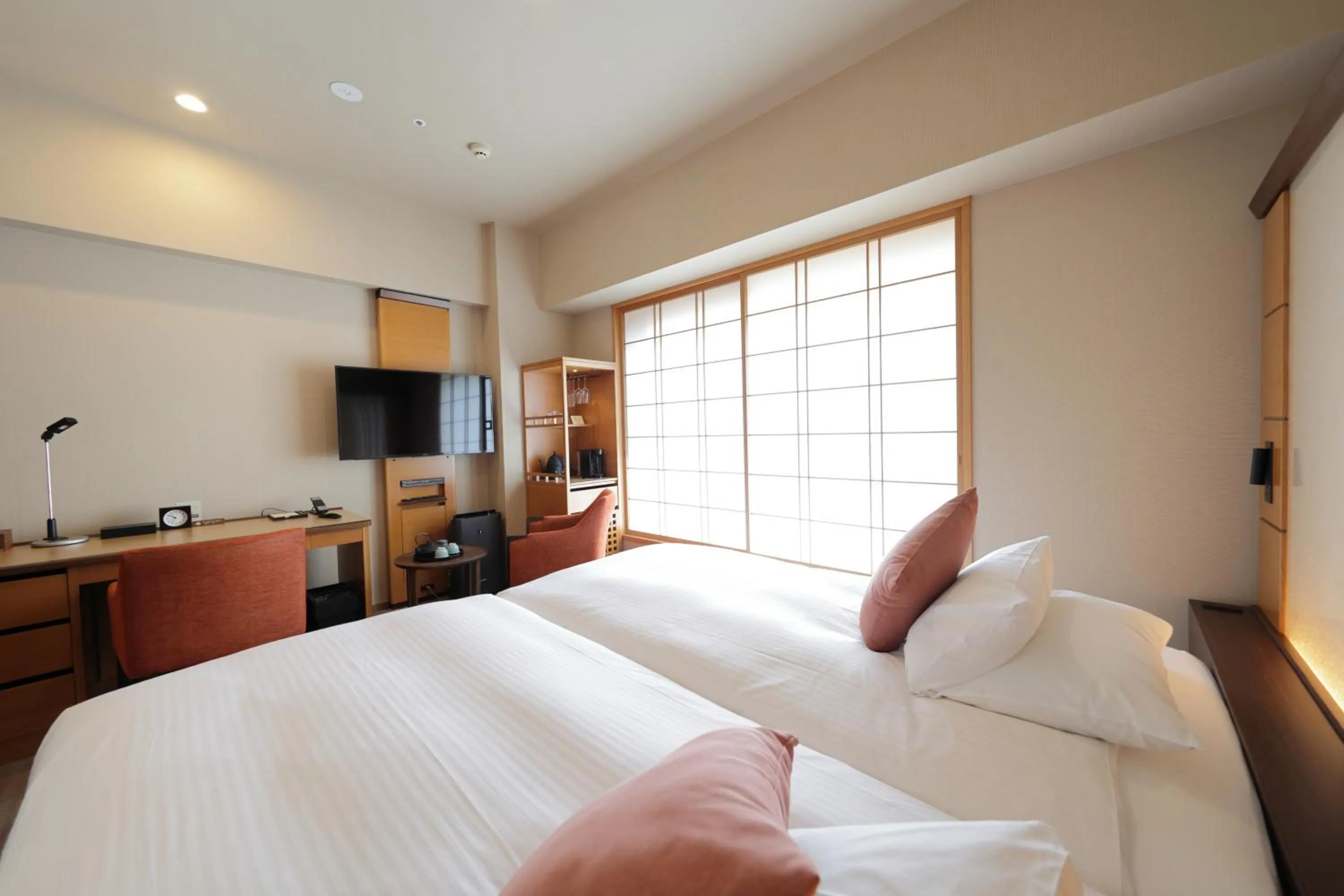 Photo of the whole room, Bed in Hotel Niwa Tokyo