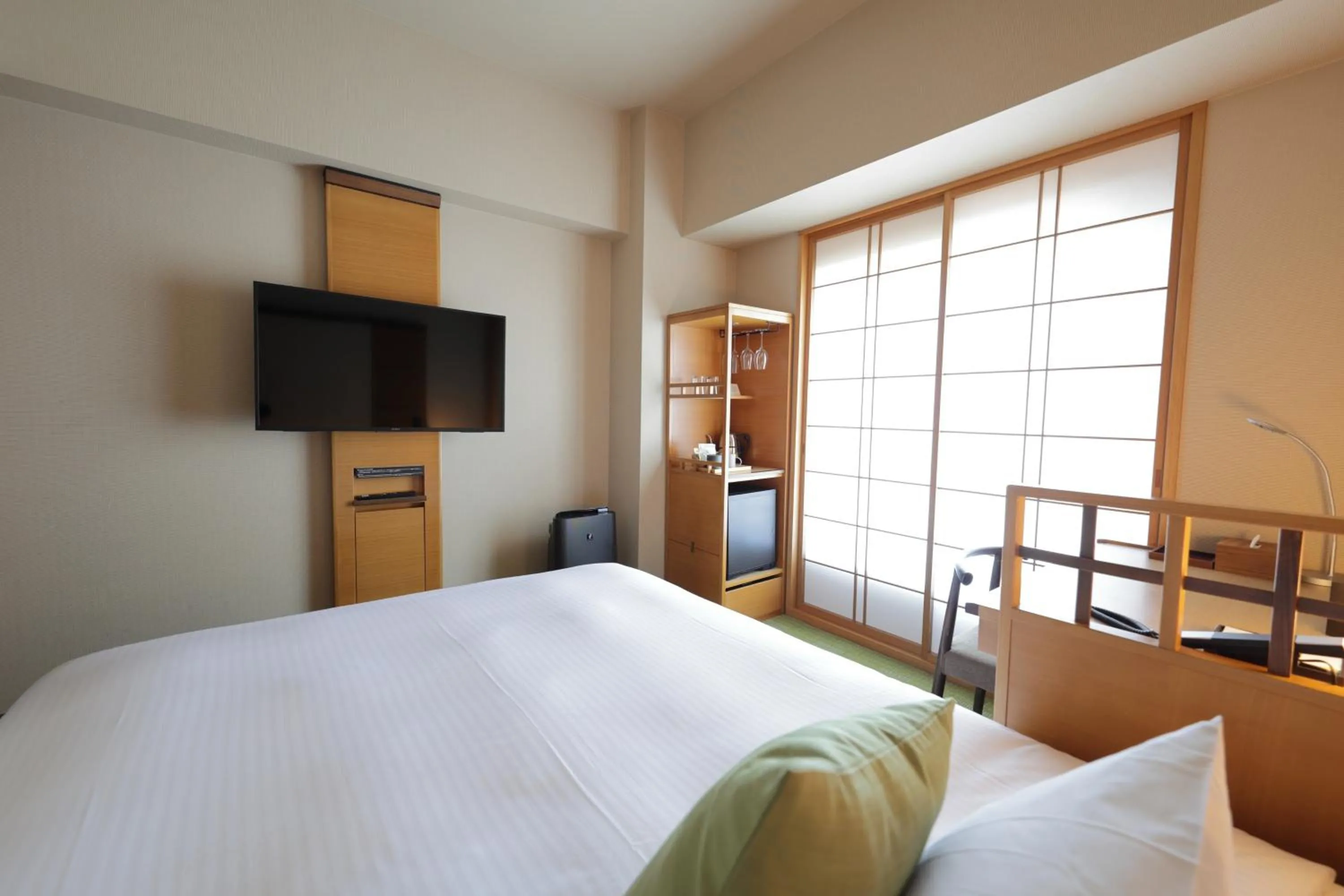 Photo of the whole room, Bed in Hotel Niwa Tokyo