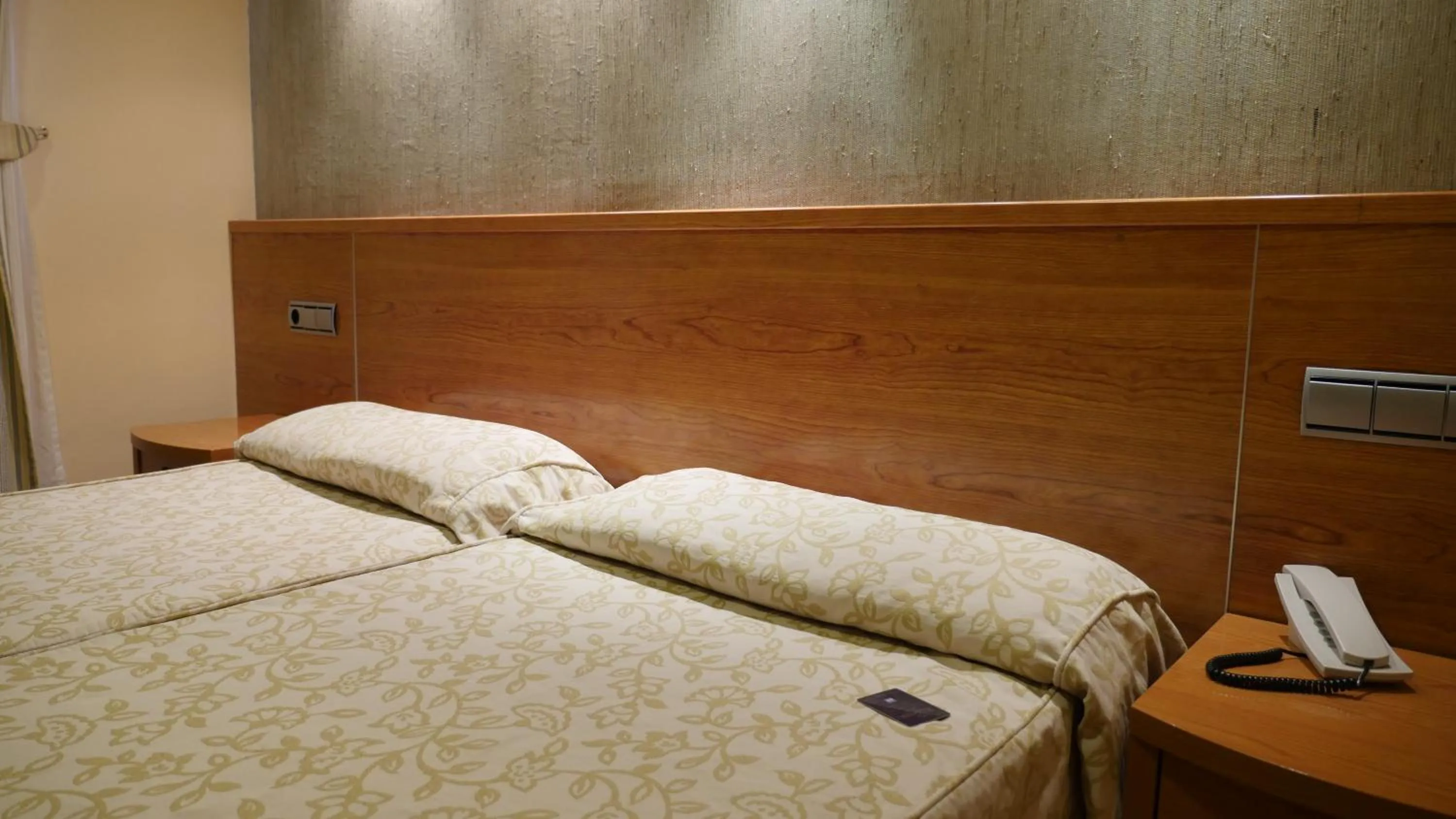 Bedroom, Bed in Hotel Rusadir