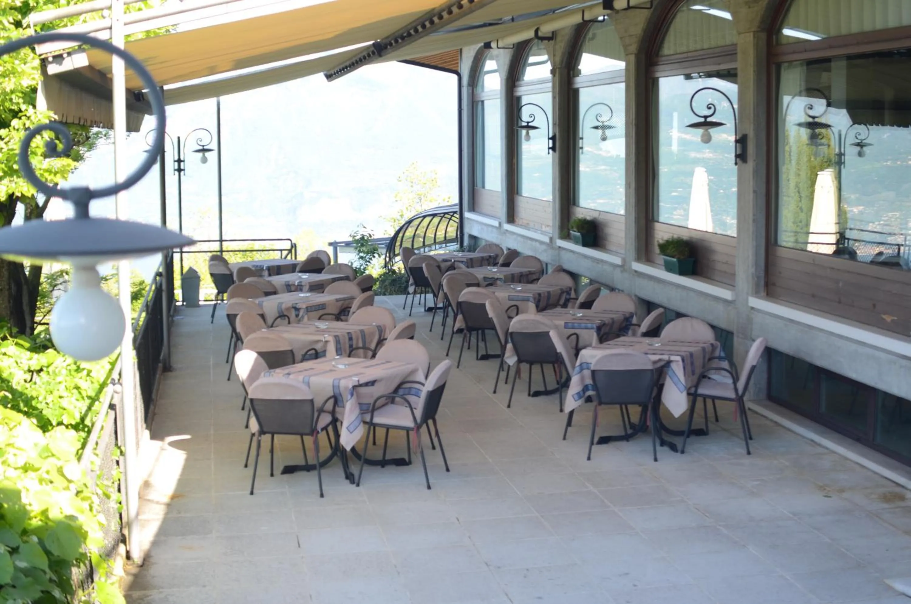 Property building, Restaurant/Places to Eat in Hotel Laguna