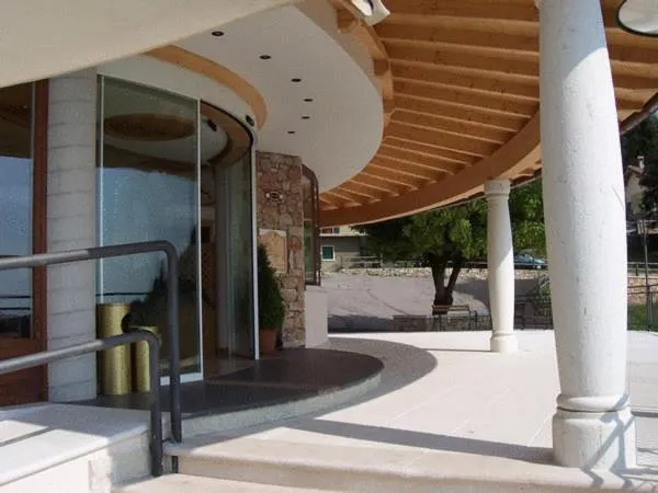 Facade/entrance in Hotel Laguna