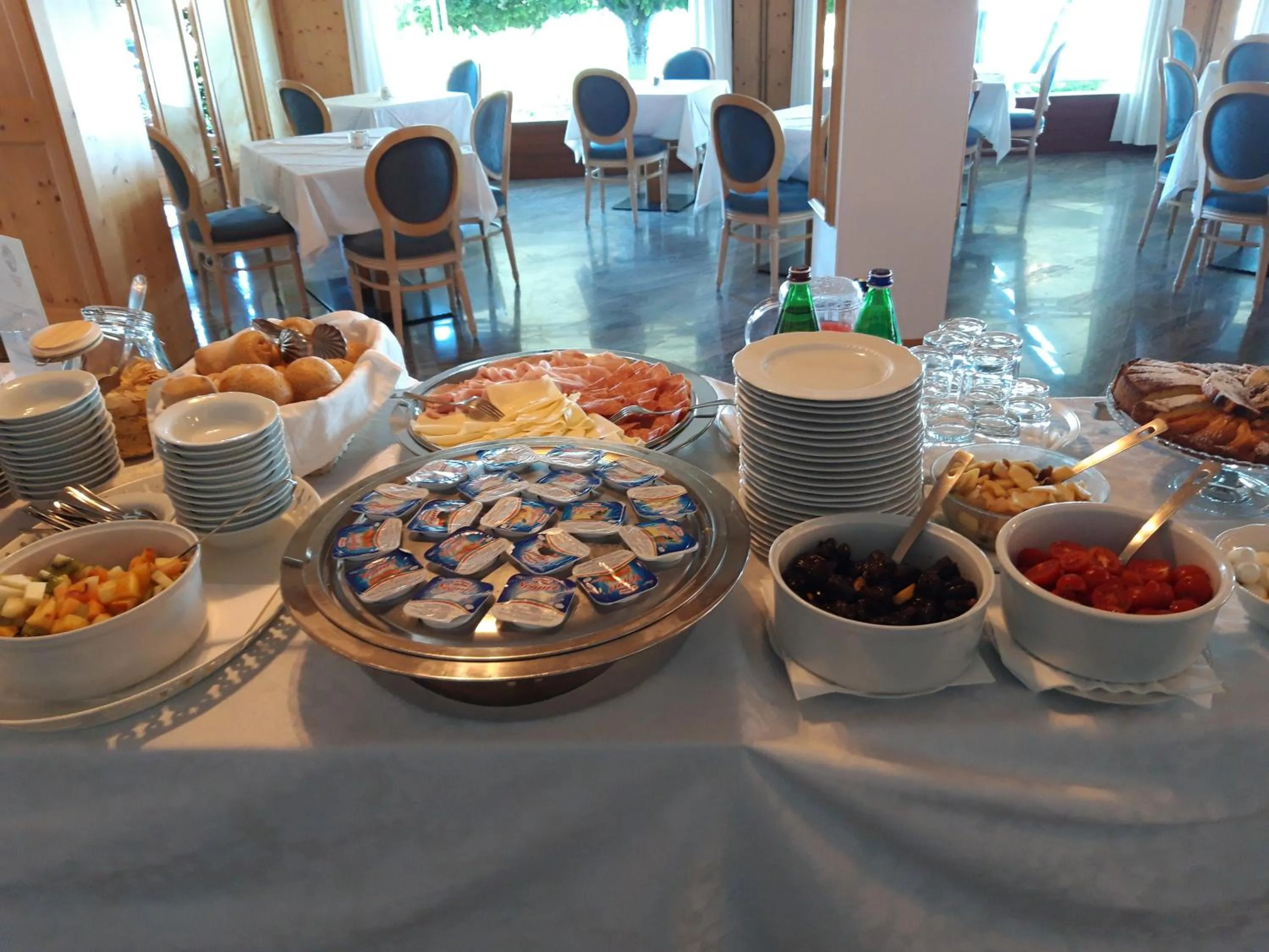 Buffet breakfast in Hotel Laguna