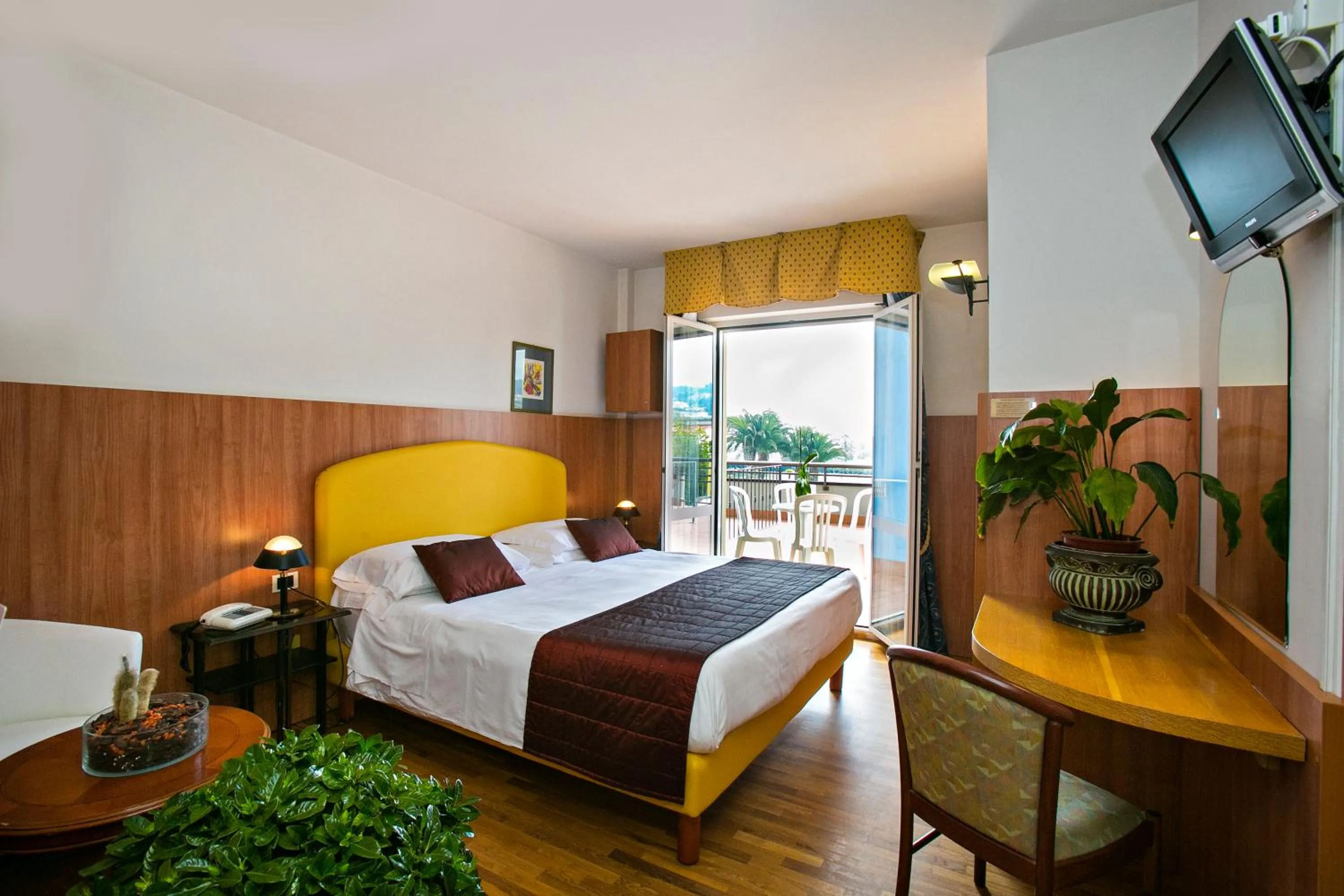 Bedroom, Bed in Hotel Parco Dei Principi