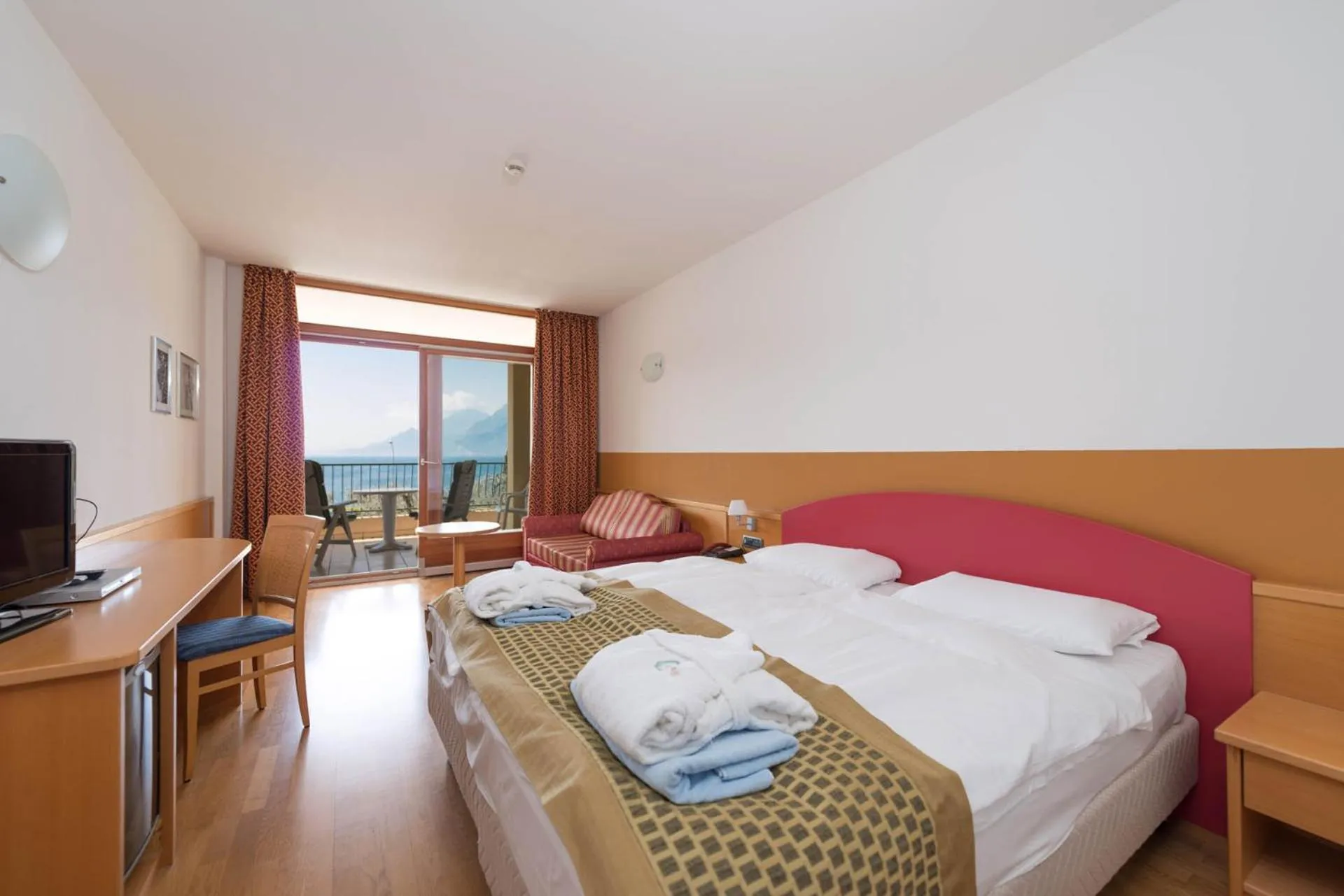 Bed in Hotel Baia Verde