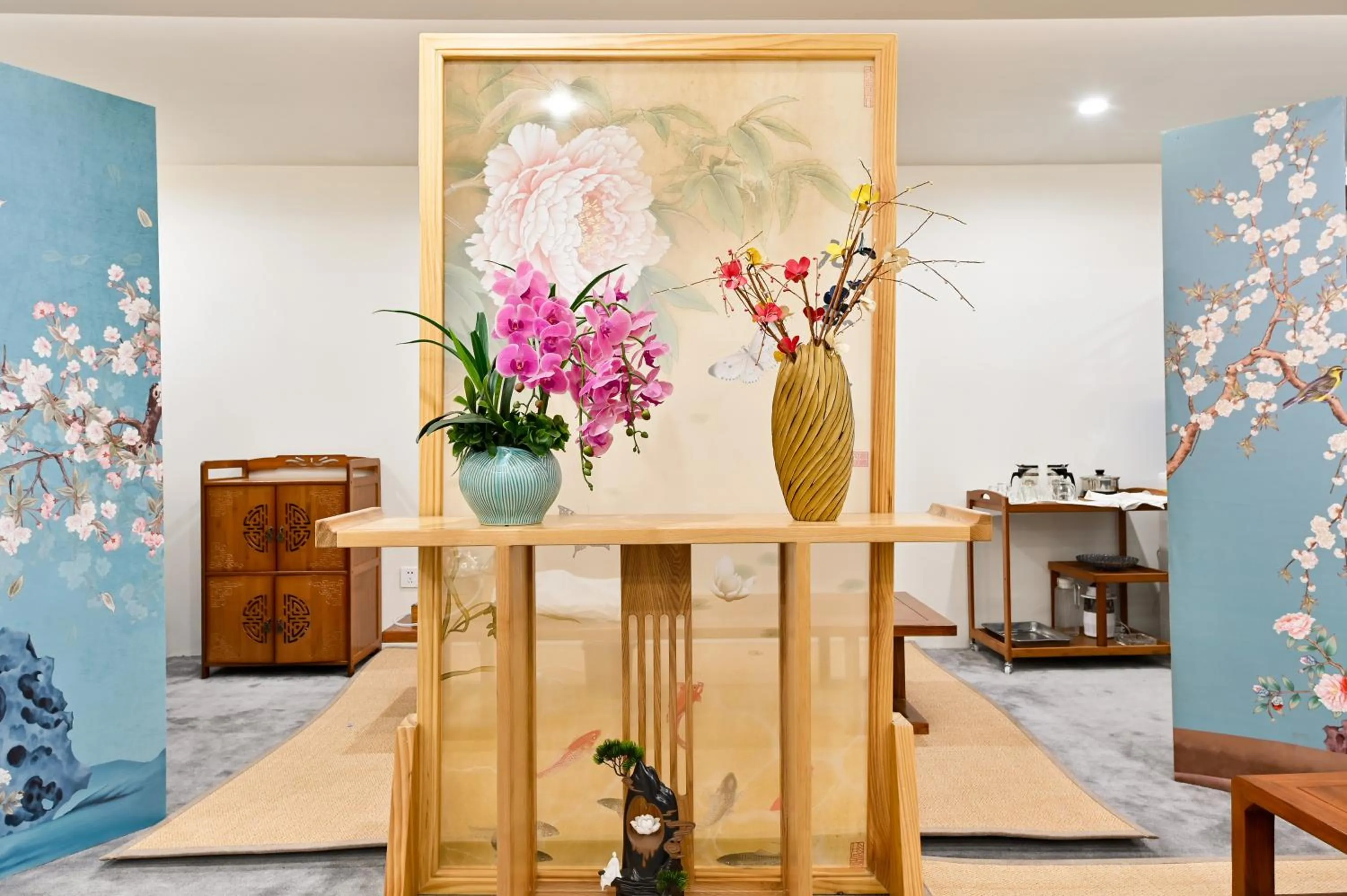 Seating area in Xingshe Alley Courtyard Hotel Beijing Wangfujing Forbidden City Branch - Breakfast included & English speaking reception & Free WiFi and Laundry room & Hutong Culture & Cat-keeping & Flower-growing Terrace & One day tour service & Free coffee