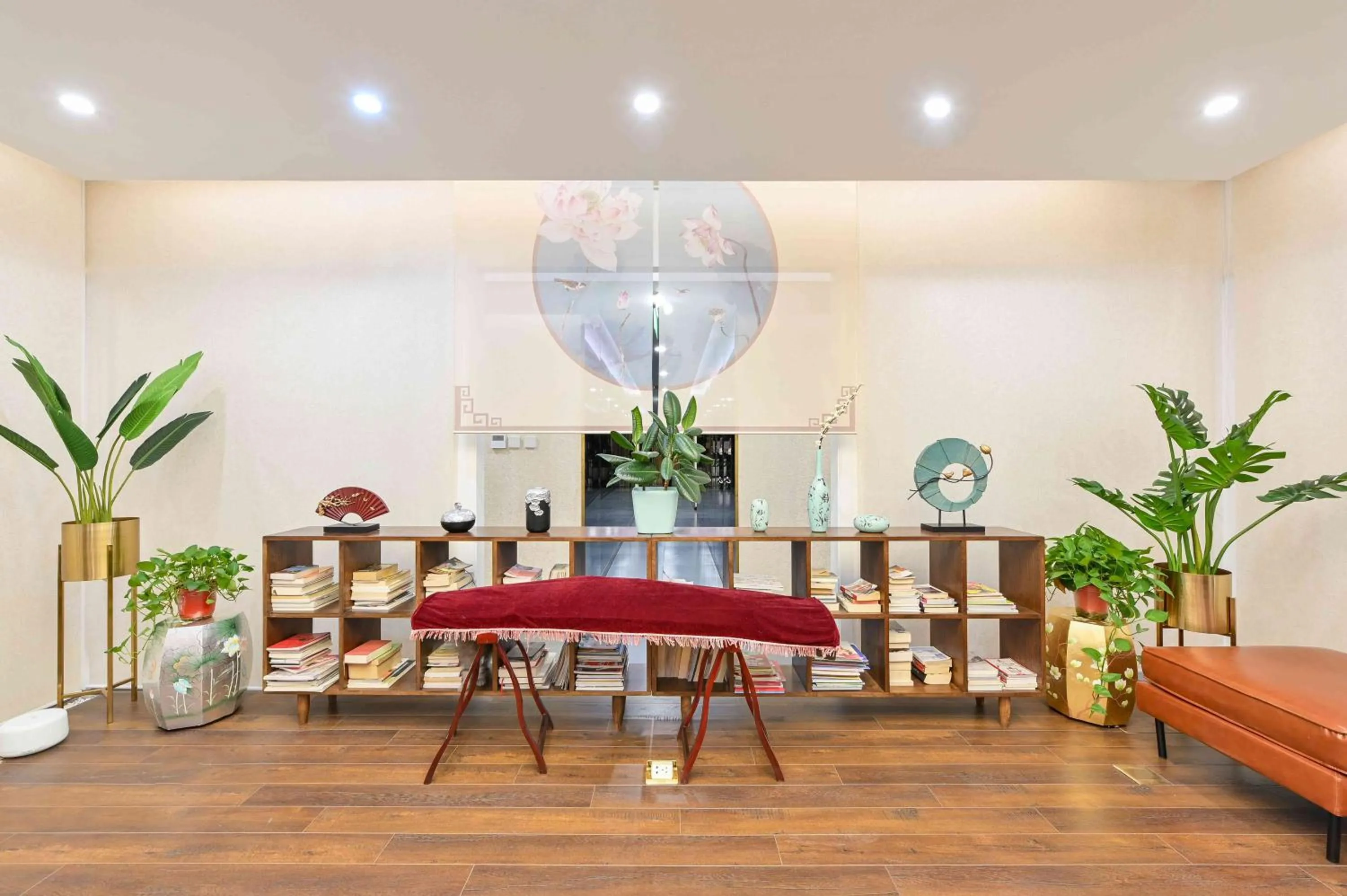 Seating area in Xingshe Alley Courtyard Hotel Beijing Wangfujing Forbidden City Branch - Breakfast included & English speaking reception & Free WiFi and Laundry room & Hutong Culture & Cat-keeping & Flower-growing Terrace & One day tour service & Free coffee