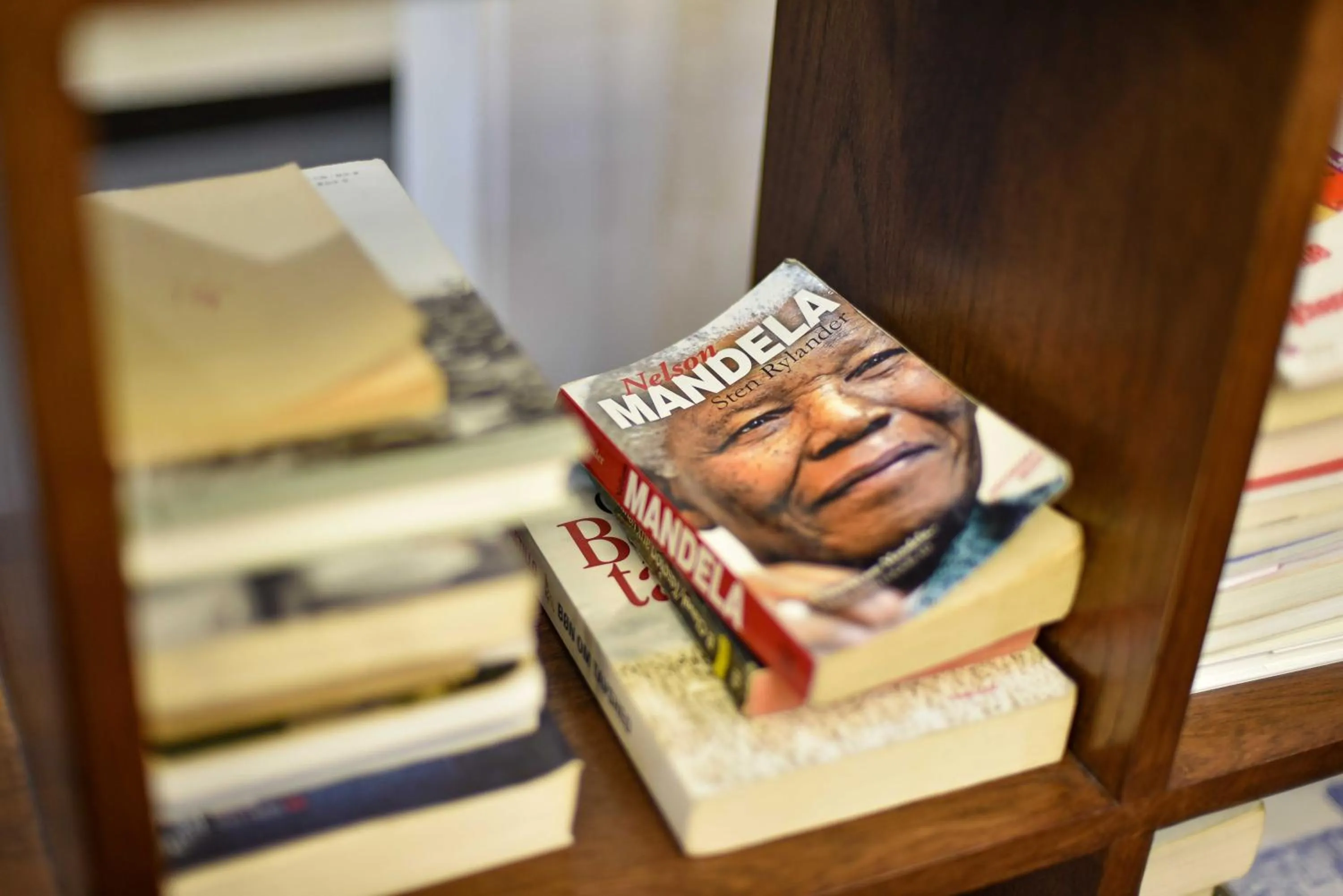 Seating area in Xingshe Alley Courtyard Hotel Beijing Wangfujing Forbidden City Branch - Breakfast included & English speaking reception & Free WiFi and Laundry room & Hutong Culture & Cat-keeping & Flower-growing Terrace & One day tour service & Free coffee