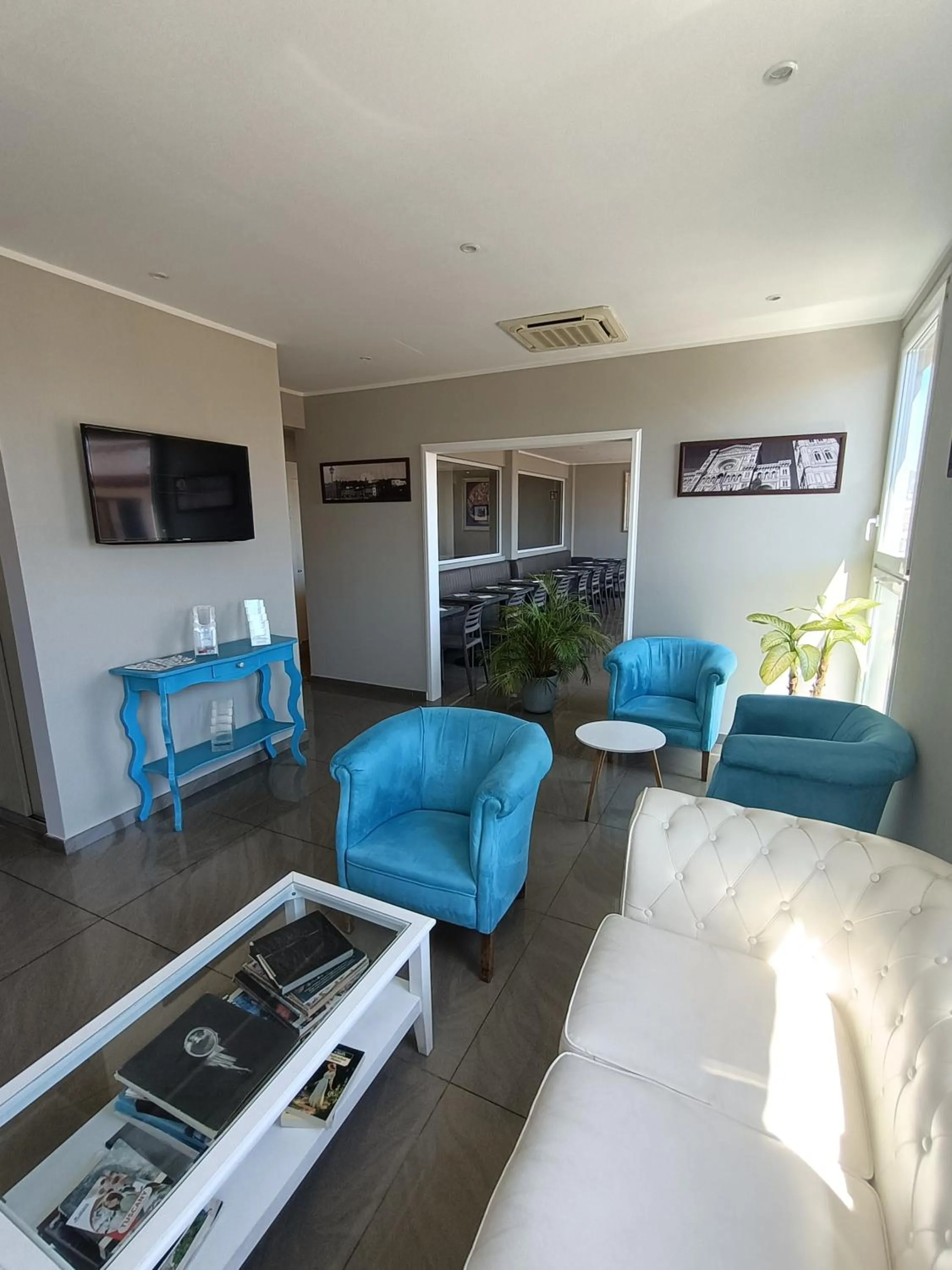 Communal lounge/ TV room in Hotel Cantoria