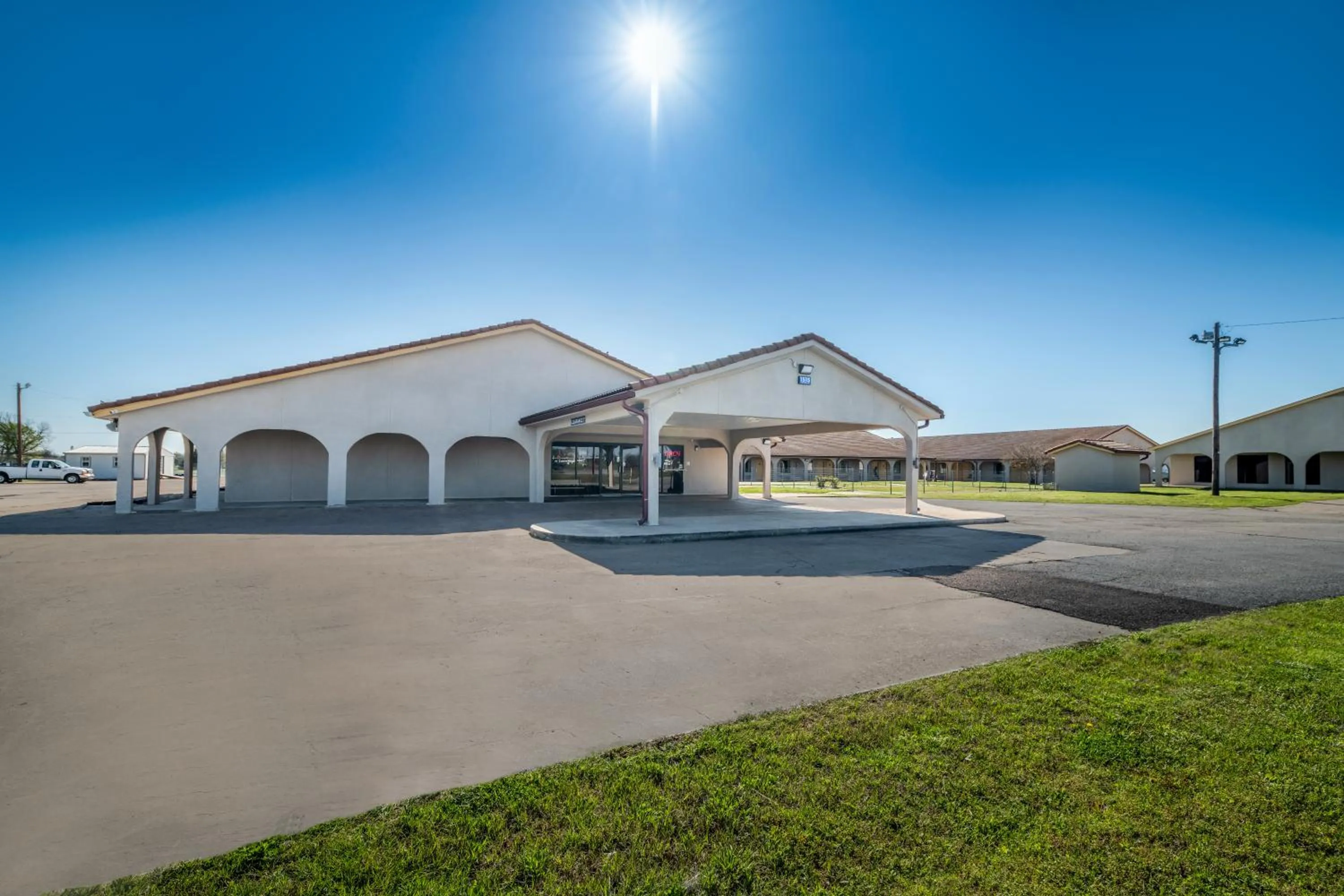 Property building in Americas Best Value Inn Bonham