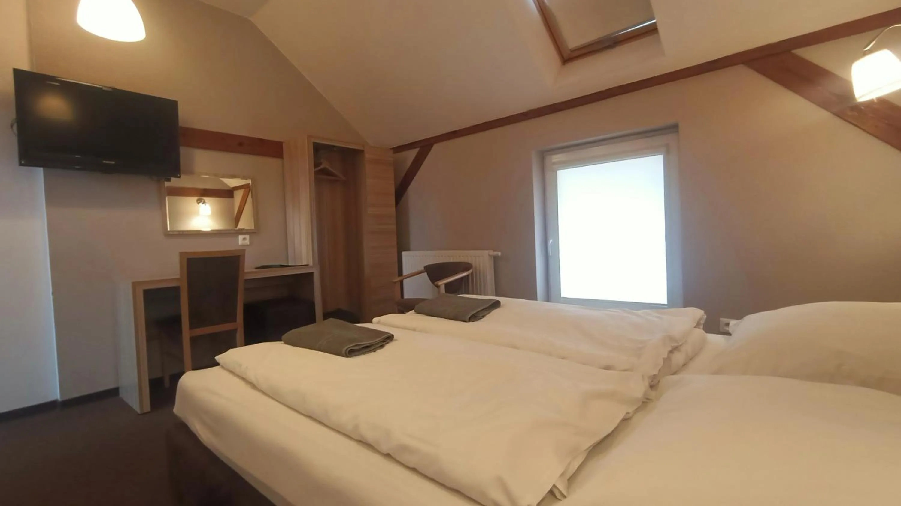 Photo of the whole room, Bed in Folwark Na Półwyspie