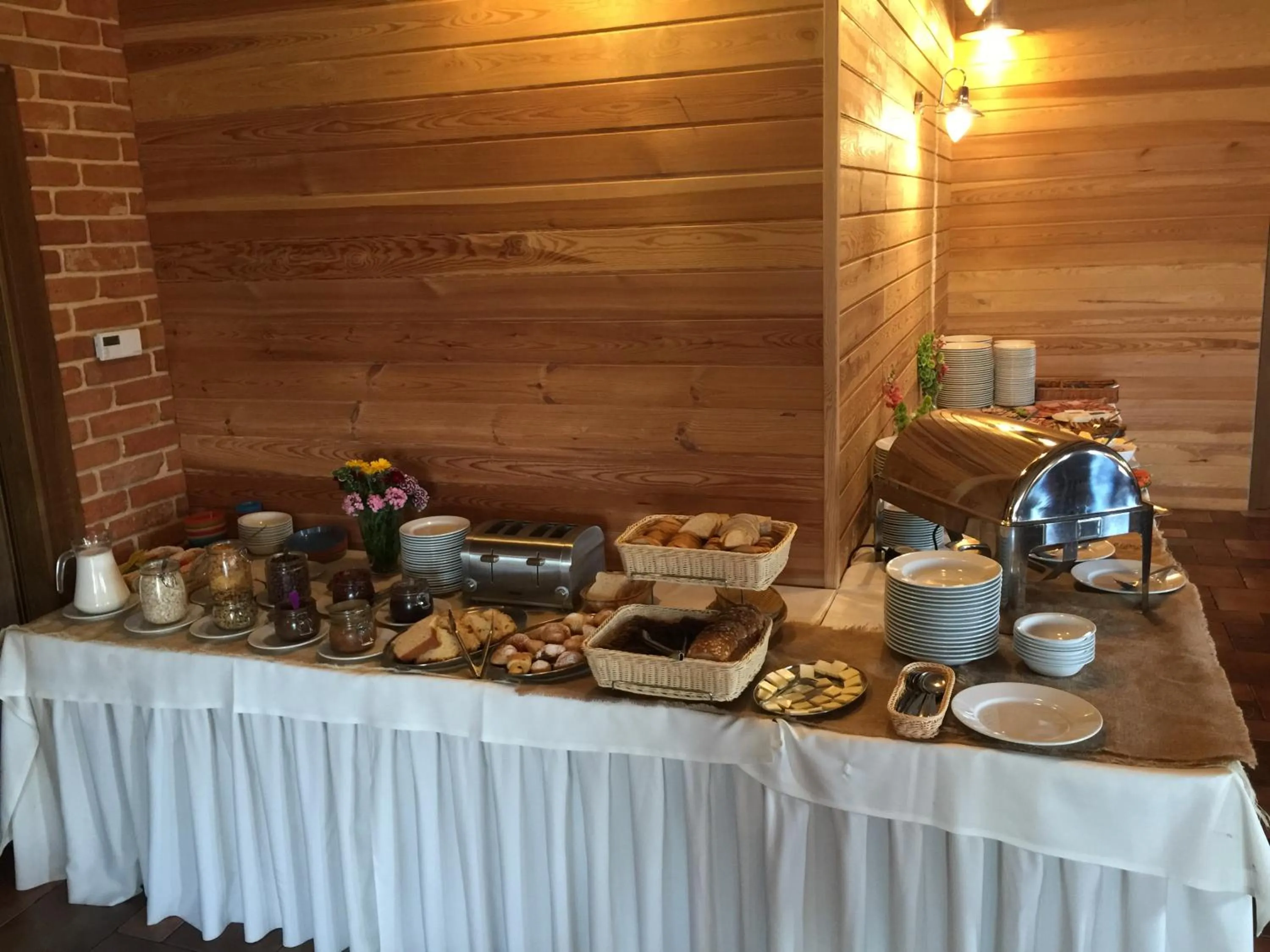 Buffet breakfast in Folwark Na Półwyspie